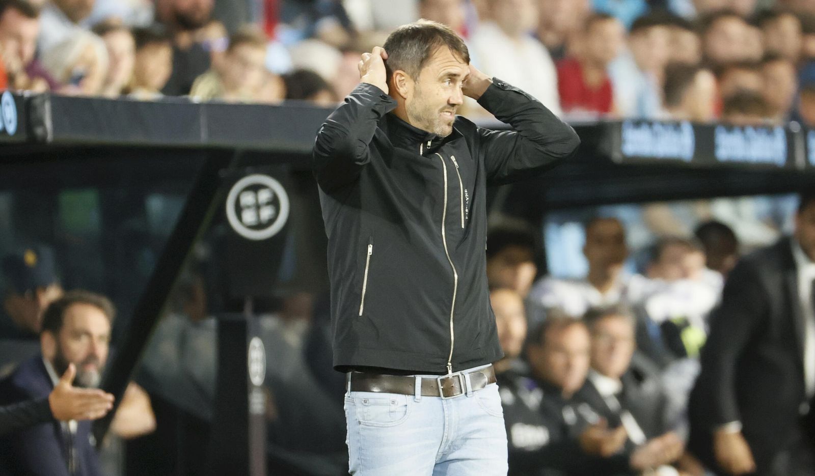 El preparador argentino, durante un encuentro en Vigo