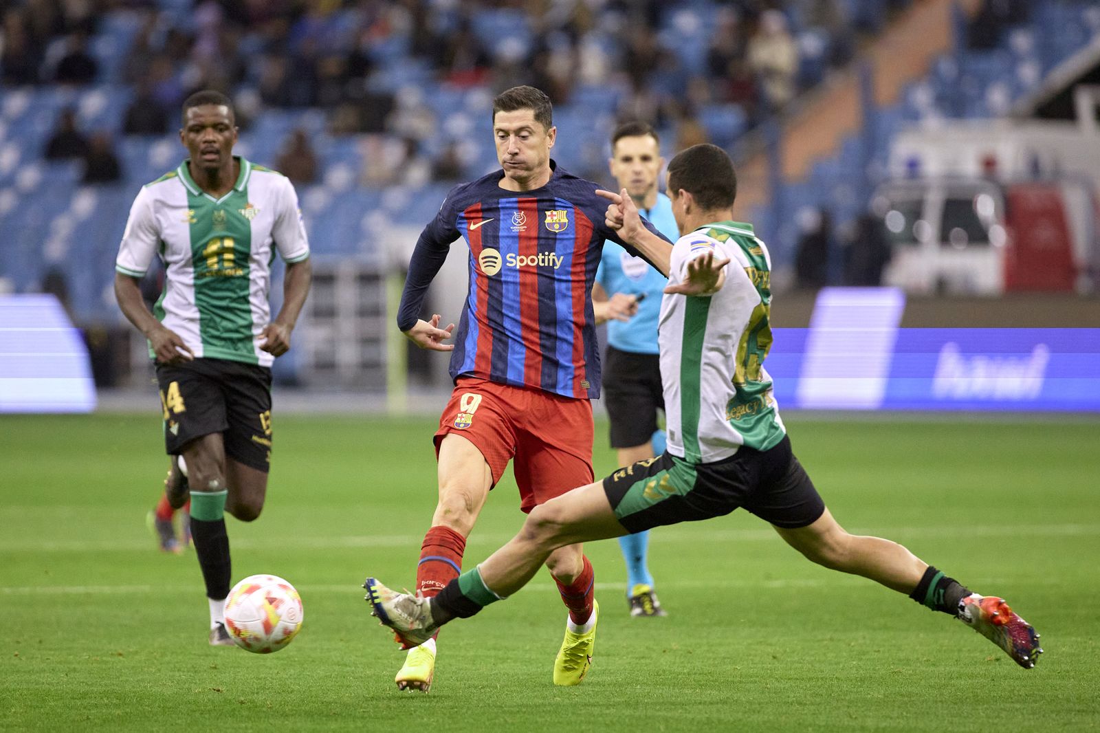 Las fotos de la prórroga y los penaltis del Betis - Barcelona