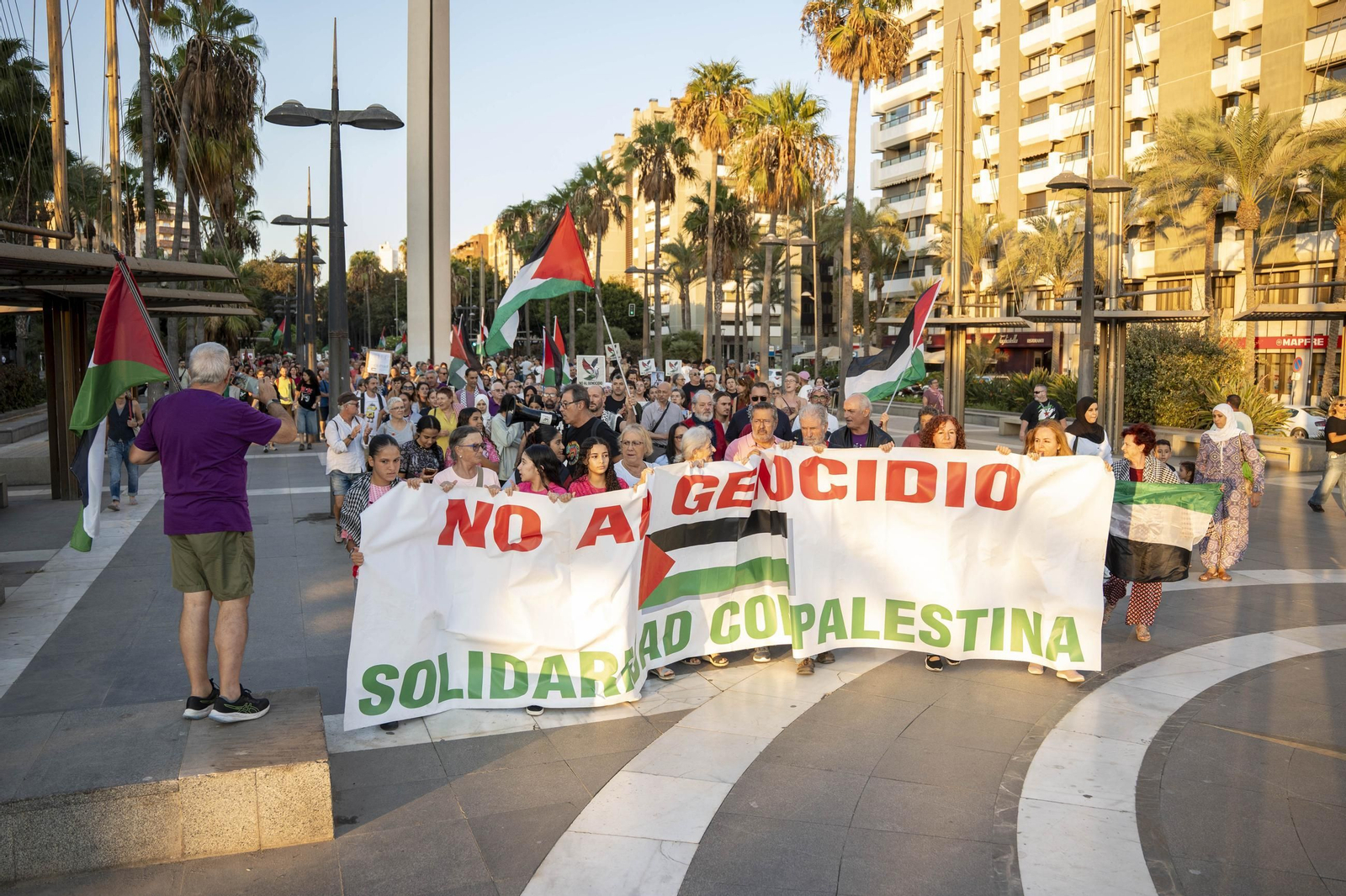 Manifestación convocada por la Plataforma Almería por Palestina