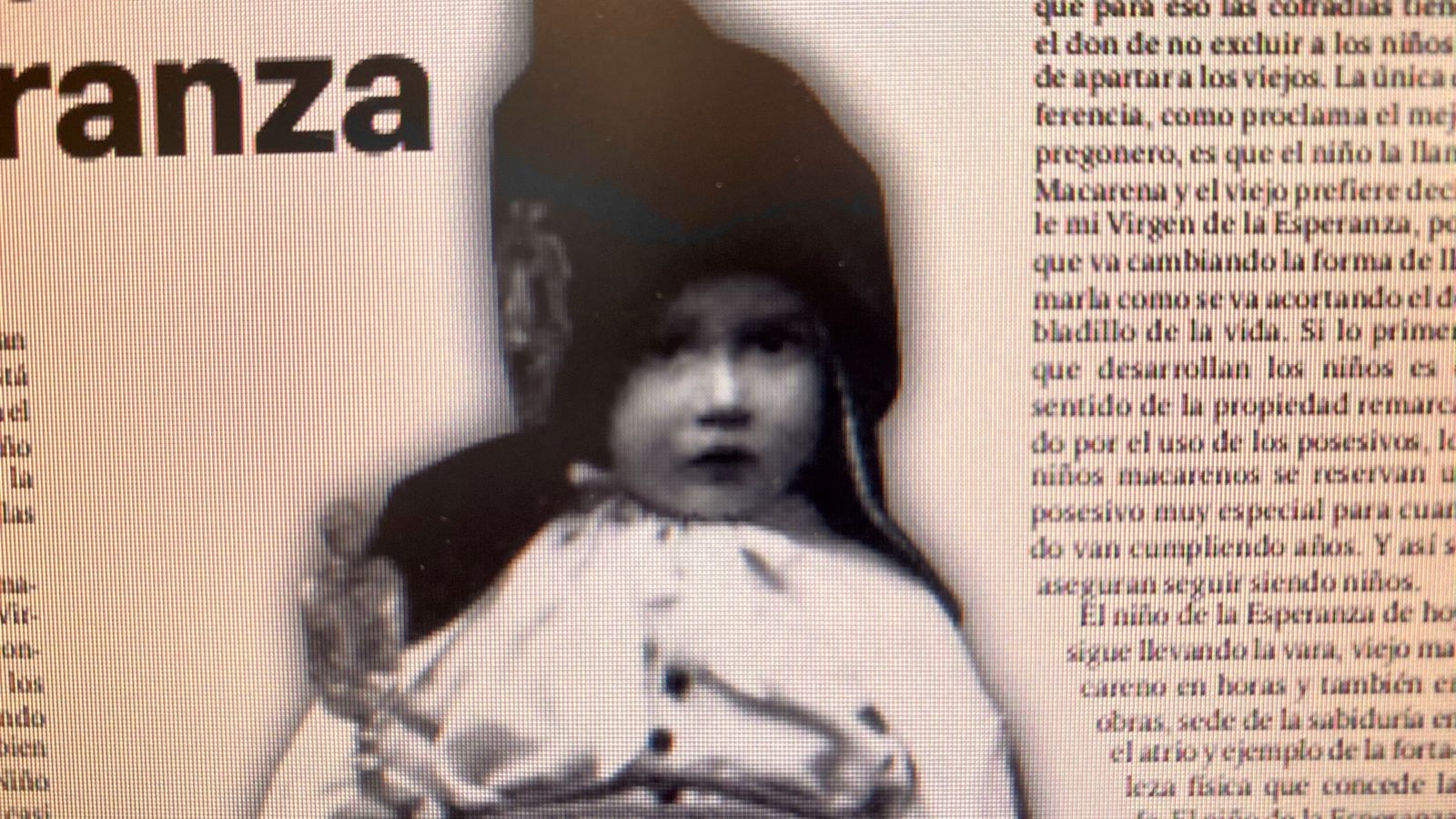 El niño Manuel García, en el recorte de prensa que recordó su condición de nazareno macareno en 1935.