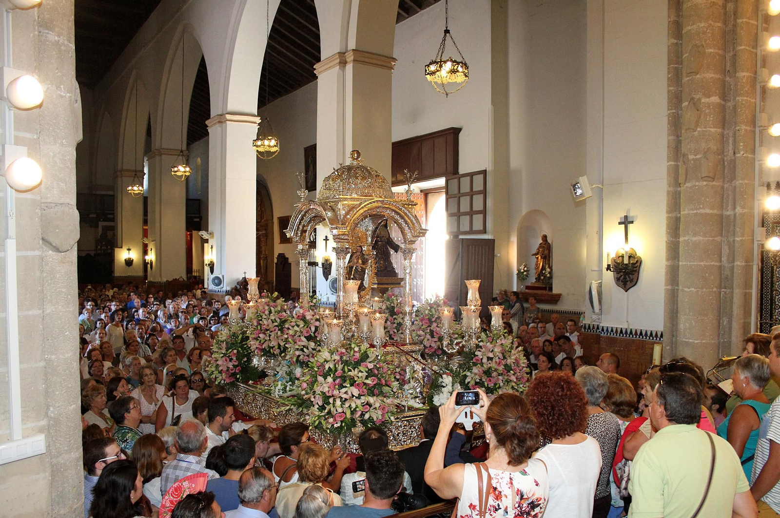 Las imágenes de la última visita de la Virgen de la Cinta a San Pedro hace diez años