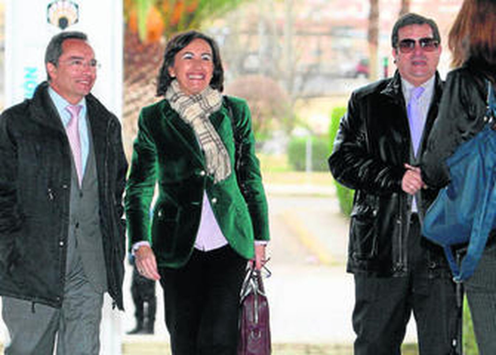 Rosa Aguilar Rivero antes de impartir la conferencia en la Facultad de Ciencias de la Educación.