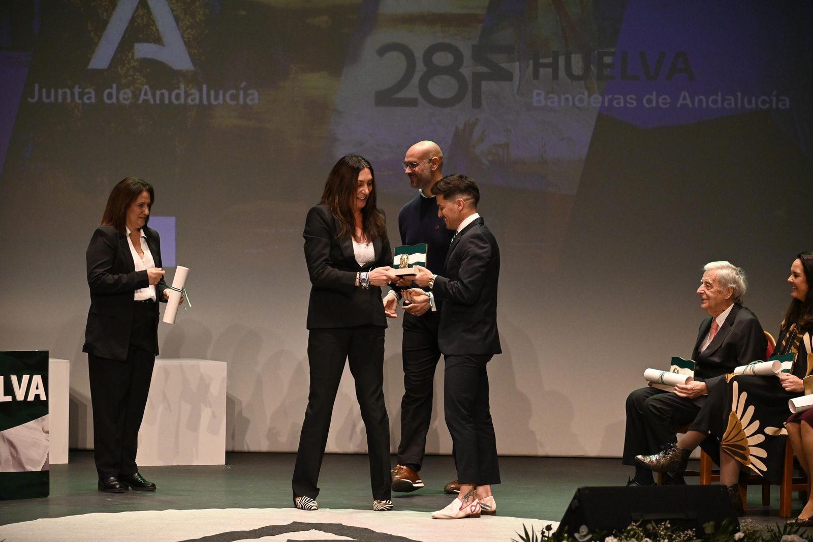 Premios de las Banderas de Andalucía en Huelva, en imágenes