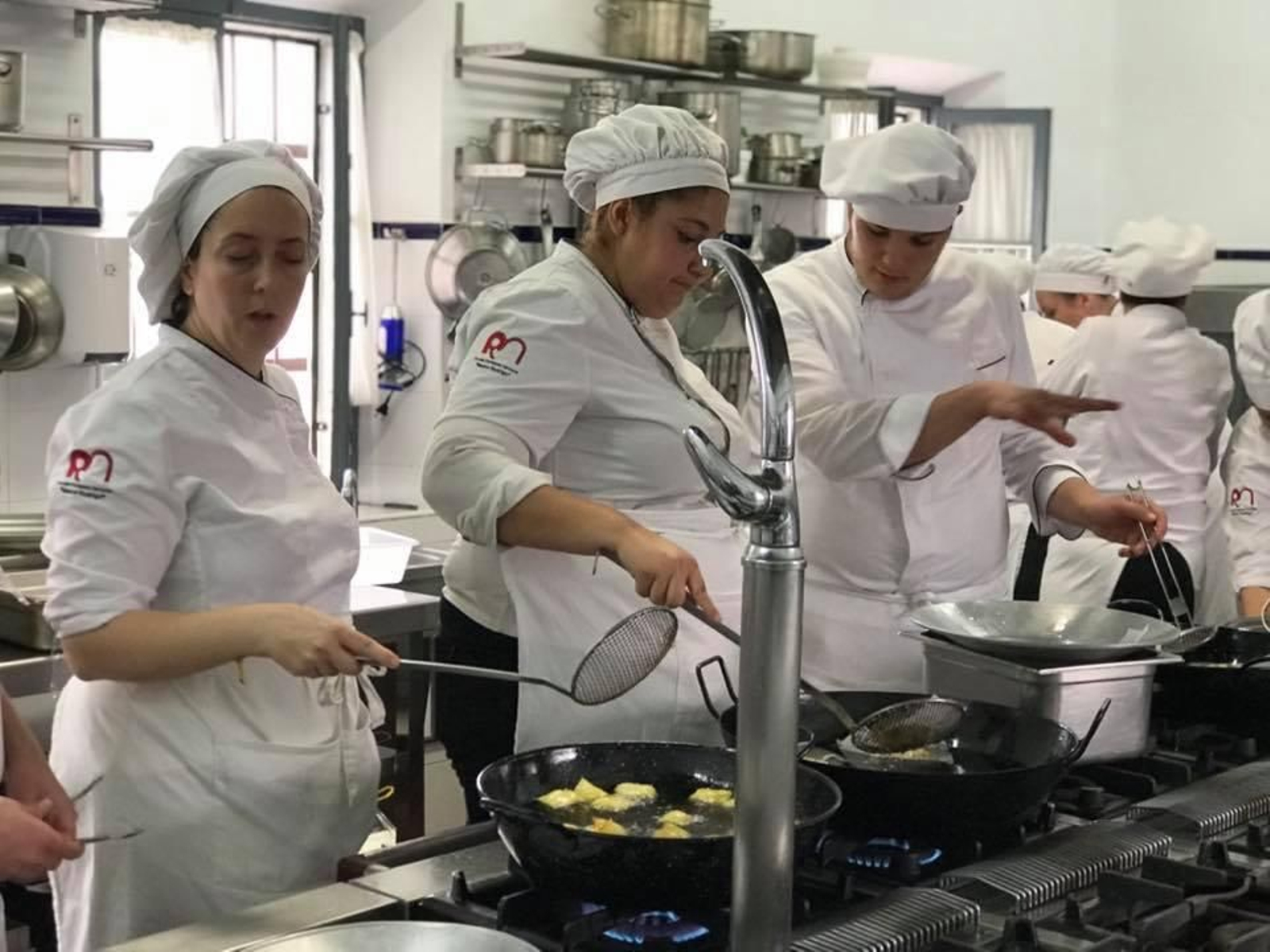 Alumnos de un ciclo de la familia profesional de Hostelería.