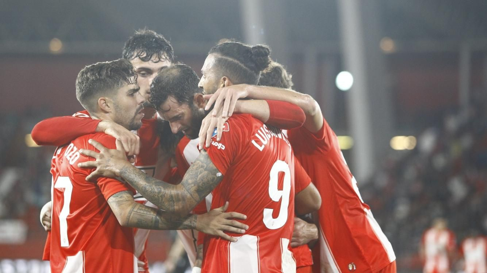 Los rojiblancos celebran uno de los goles de esta temporada.
