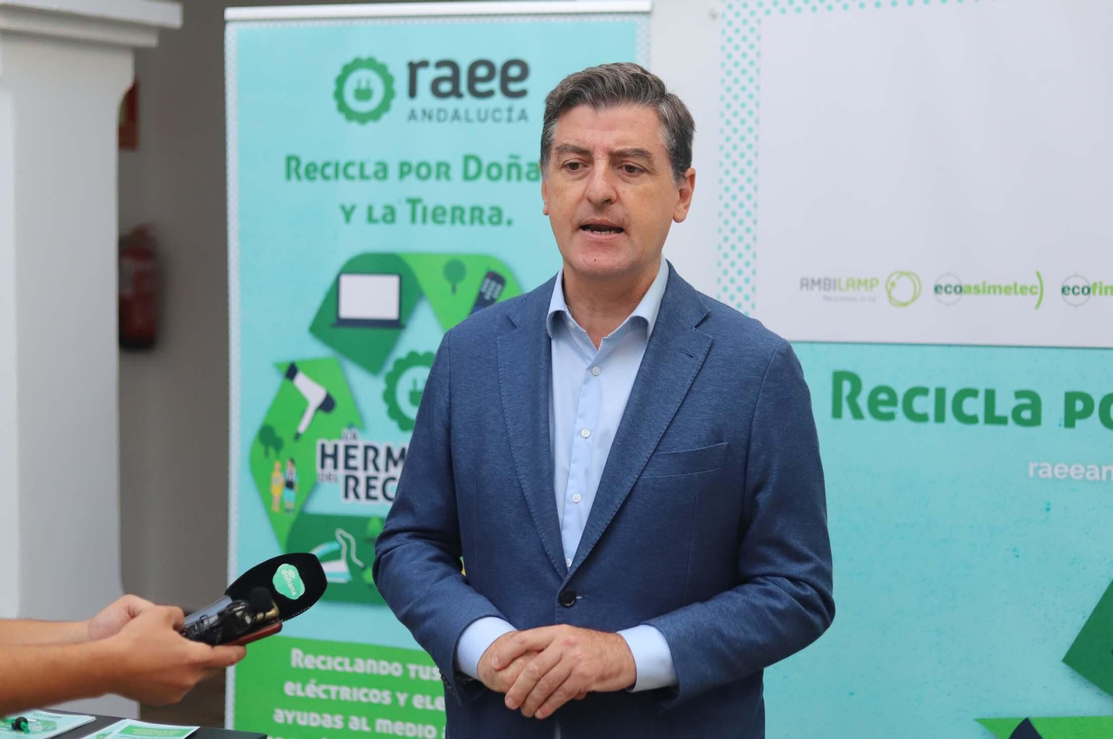 Imágenes de la presentación de la campaña 'La Hermandad del Reciclaje. Recicla por Doñana y la Tierra'