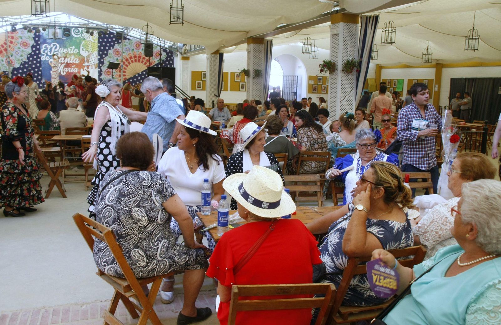 Durante todo el día la Caseta Municipal vivió un gran ambiente.