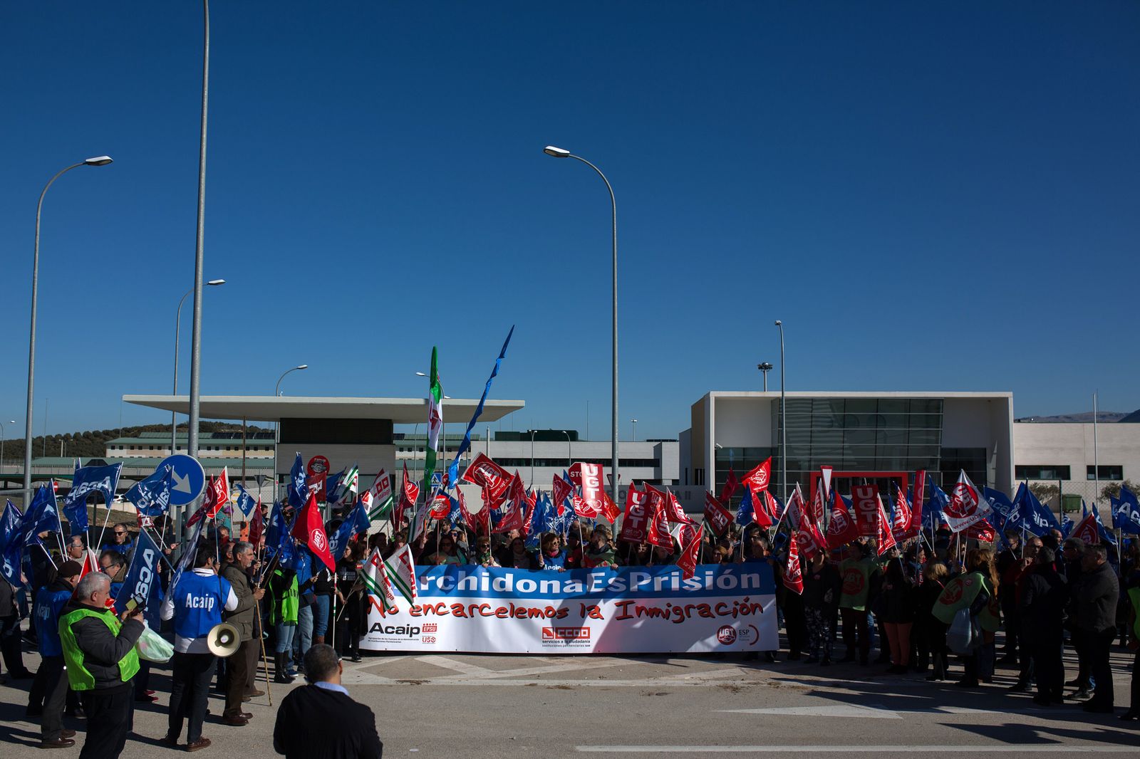 Protesta de los sindicatos ante la cárcel de Archidona.