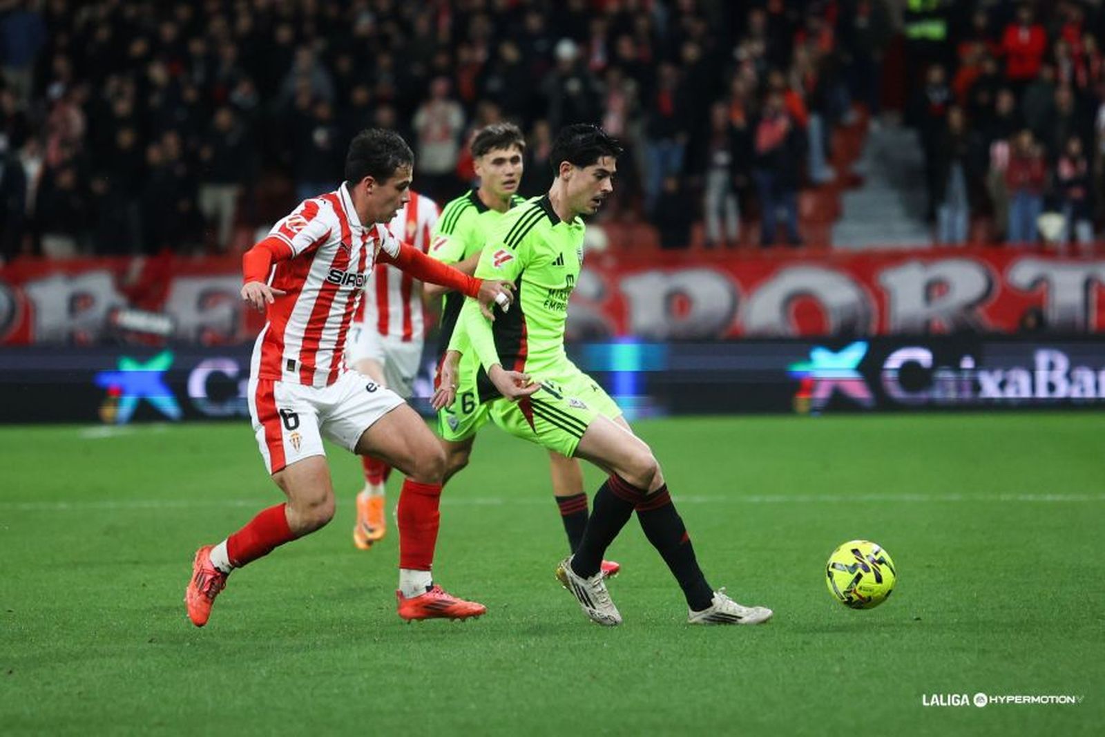 El Sporting golea al colista Mirandés, próximo rival del Málaga CF