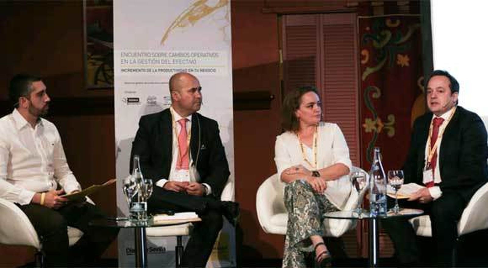 De izqda. a dcha. Daniel Figueroa,  Antonio Martín (Grupo Abades), Eva García (Recambios Jiménez Maña) y Francisco Díaz (Alimentación y Bebidas Díaz Cadena). / M. J. López