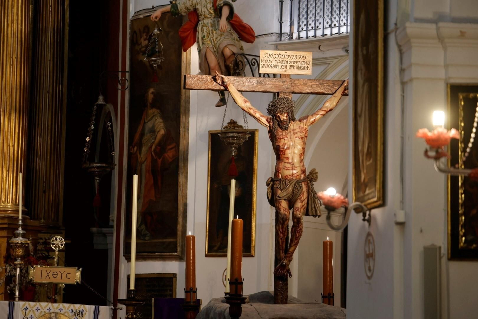 Rezos en San Rafael a la Universitaria en este Martes Santo de Córdoba, en imágenes