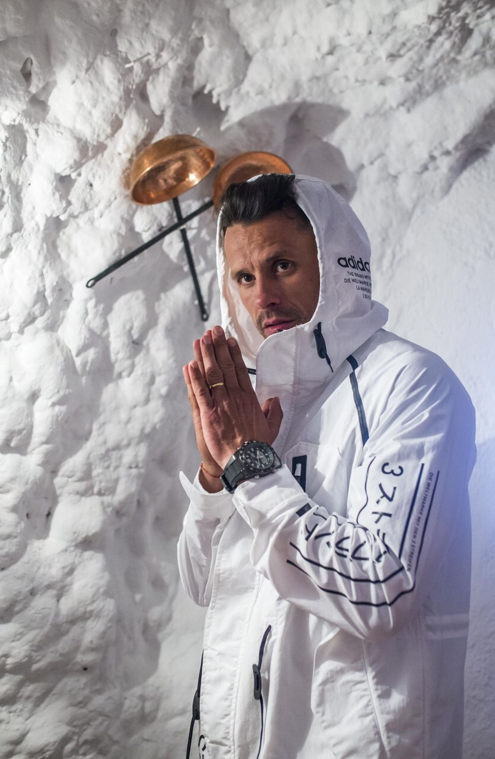 Haze presenta su libro de memorias 'Mi vida' en Fnac Torre Sevilla