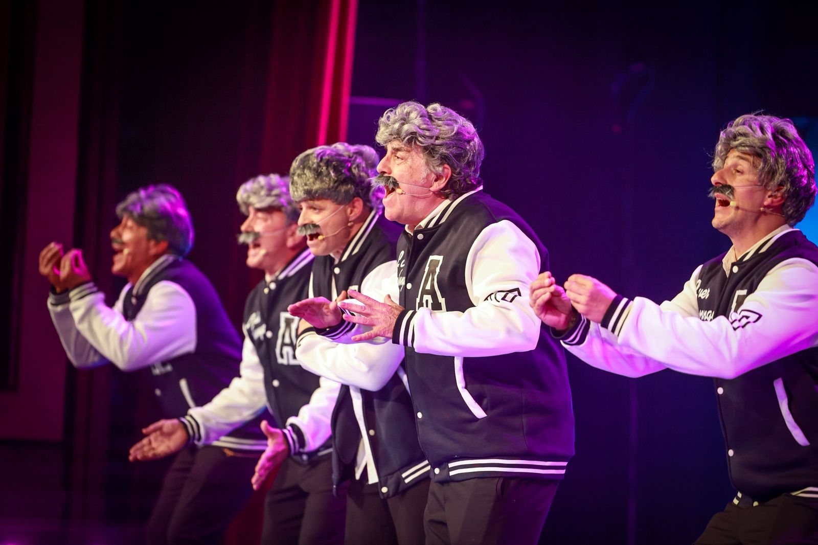 El estreno de 'Universo Cádiz' de Selu García Cossío en el Teatro Falla de Cádiz