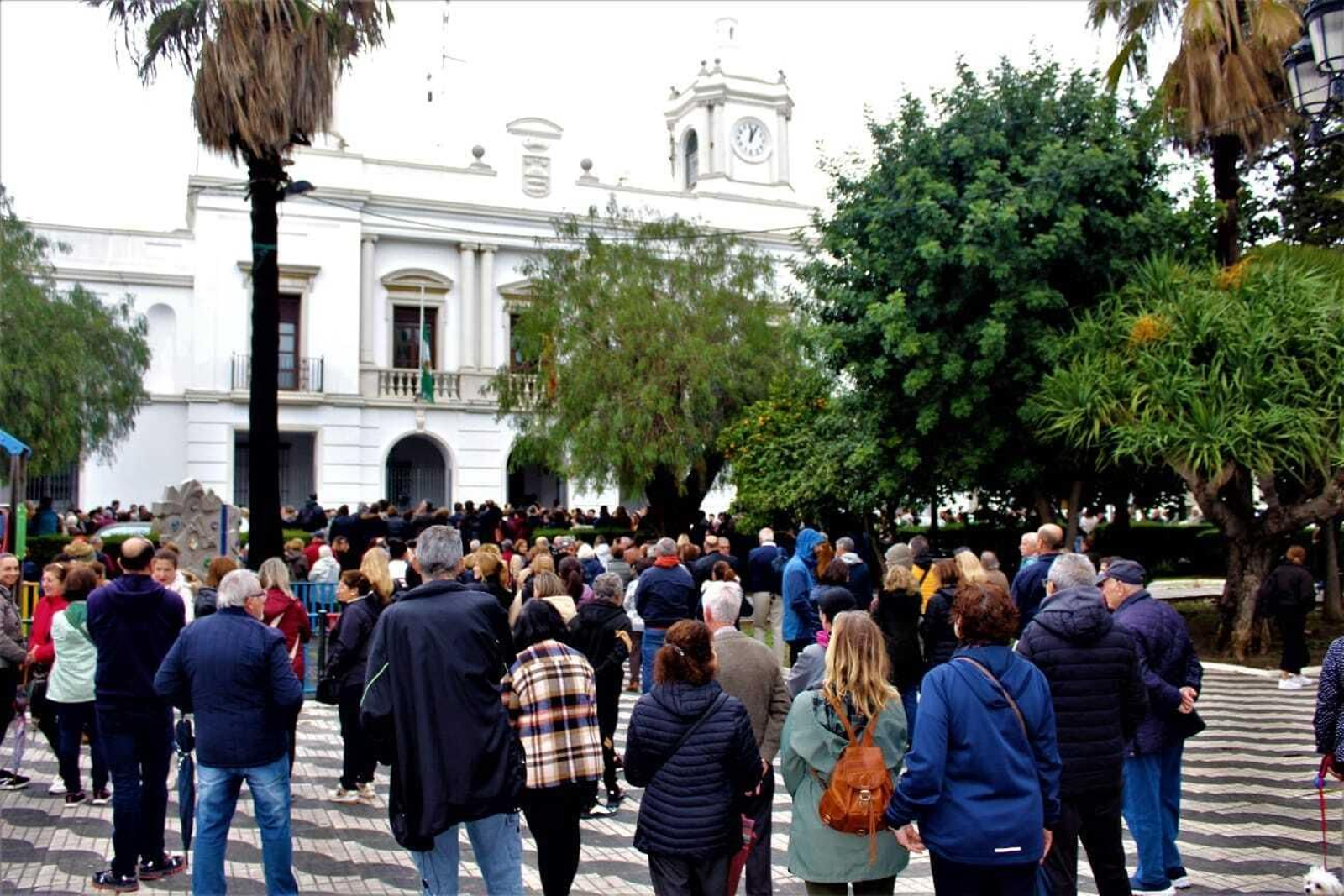 Concentración en el Ayuntamiento de Barbate.