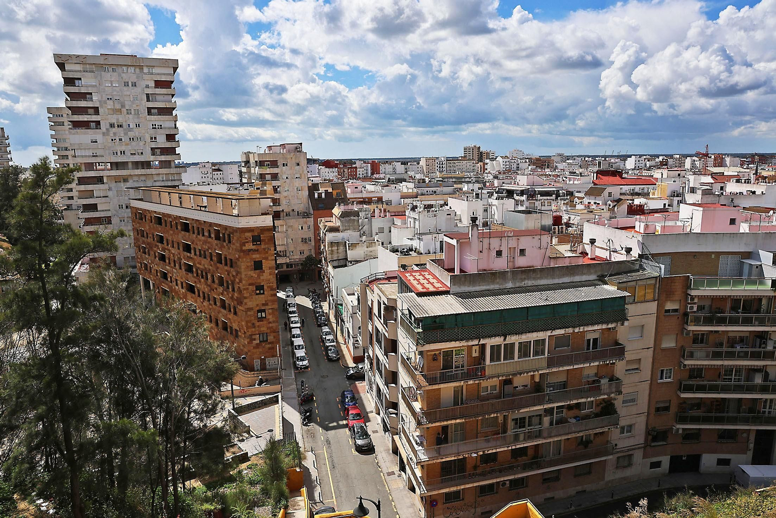 Bloques de viviendas de la capital onubense.