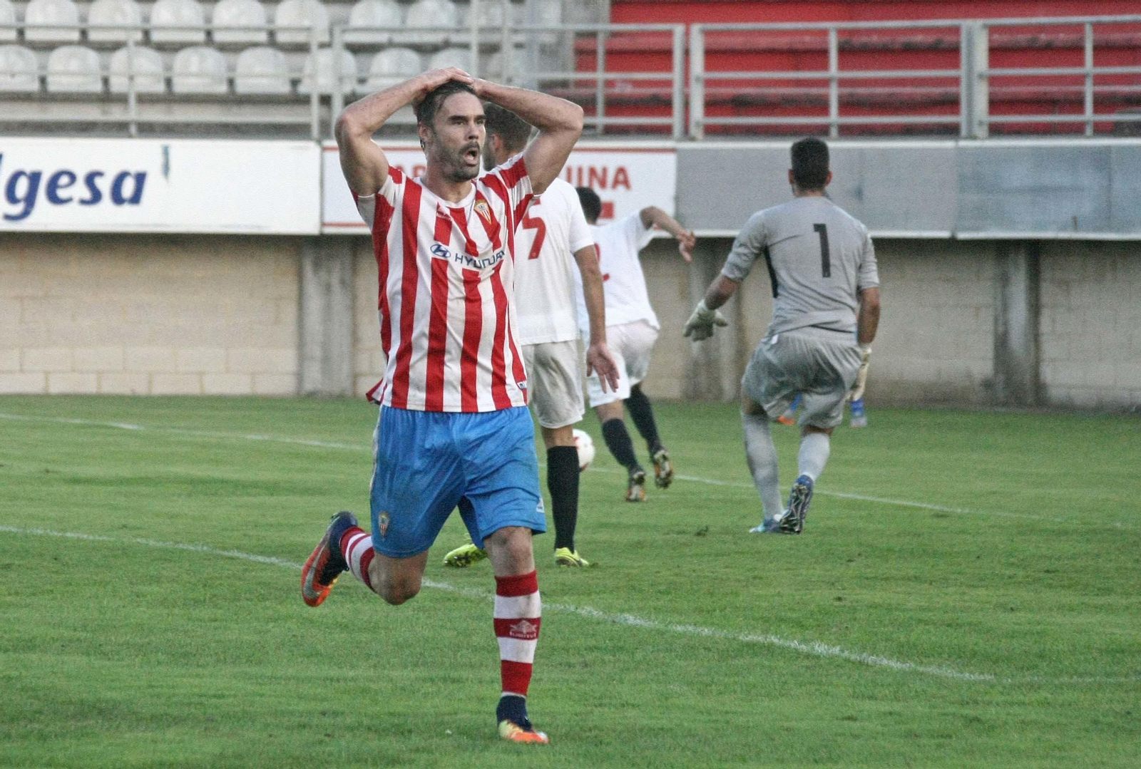 Chico Díaz en un partido con el Algeciras.