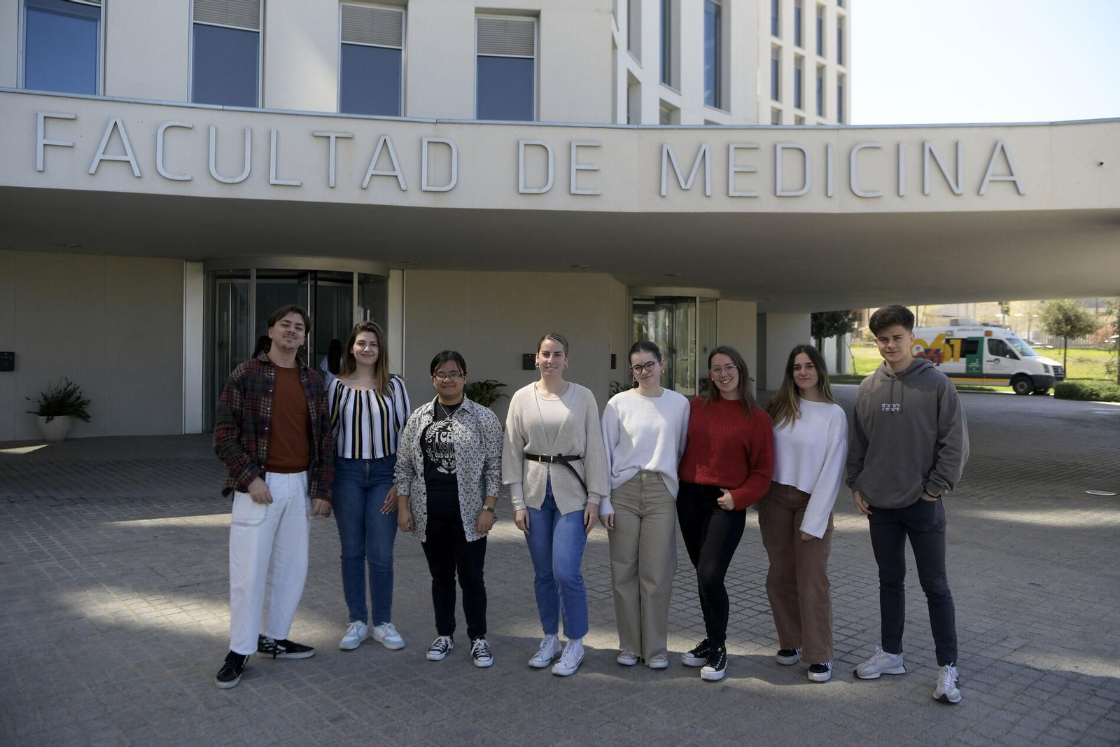 Miembros de la junta de IFMSA Granada, en la Facultad de Medicina.