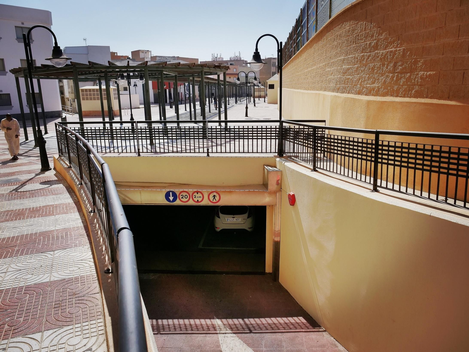 Aparcamiento subterráneo en la plaza Luis Martín, en el centro roquetero.