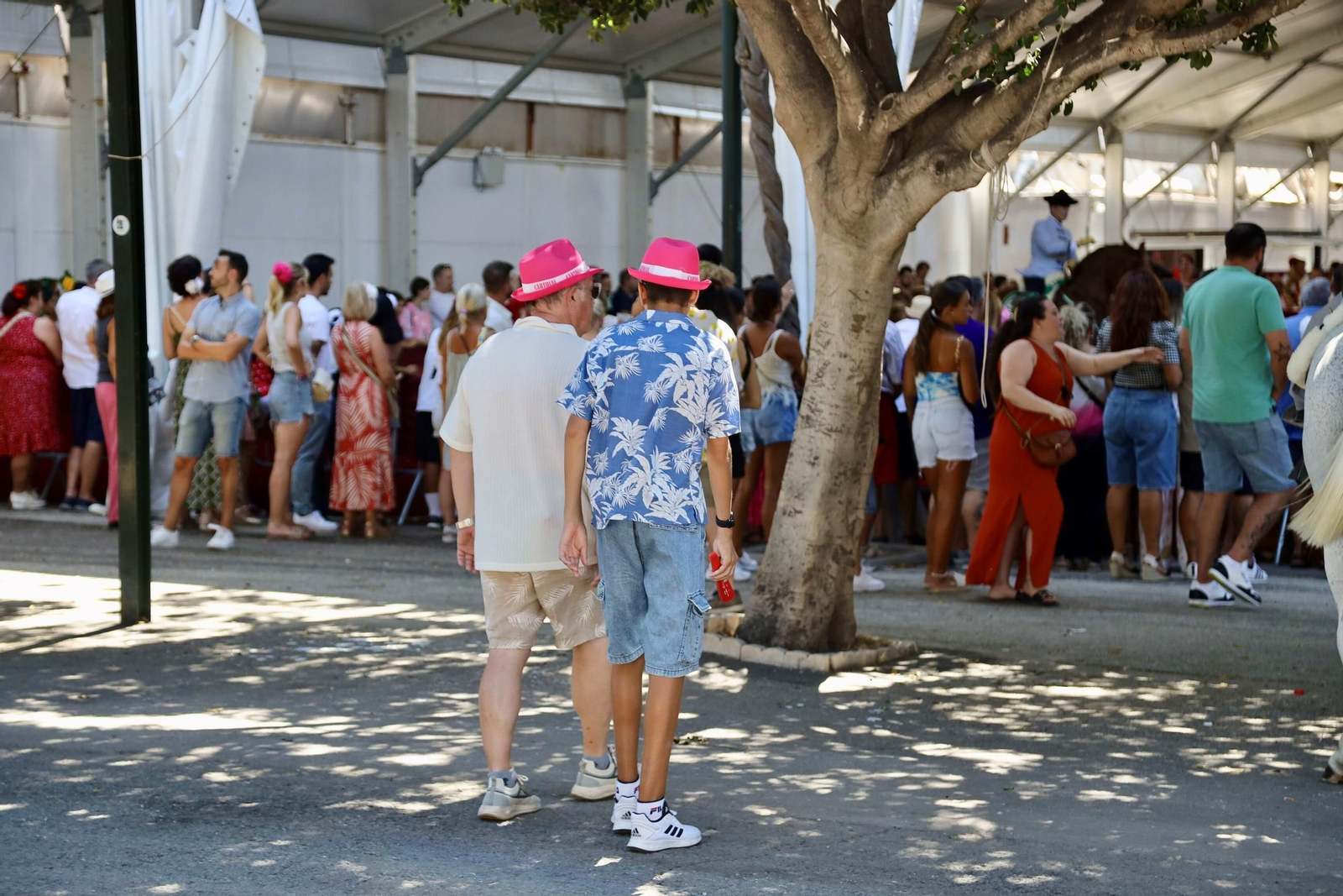 El ambiente festivo en el Real de la Feria de Málaga de este miércoles, en imágenes