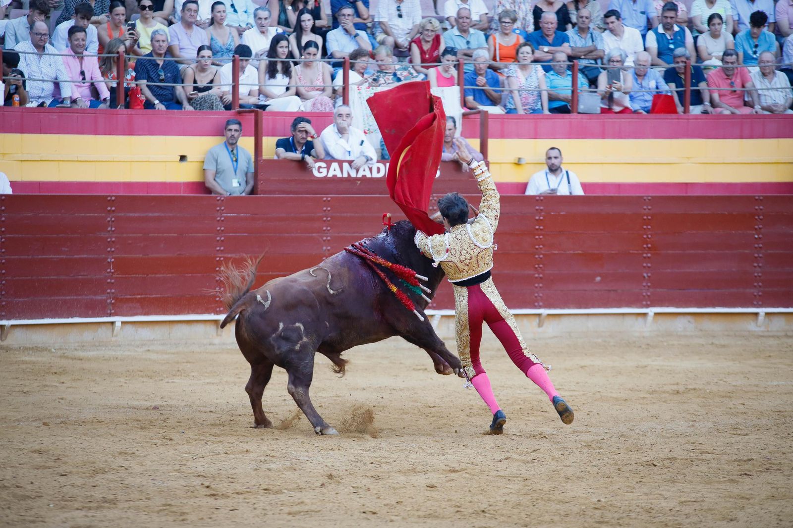 Corrida de toros en Roquetas, en imágenes