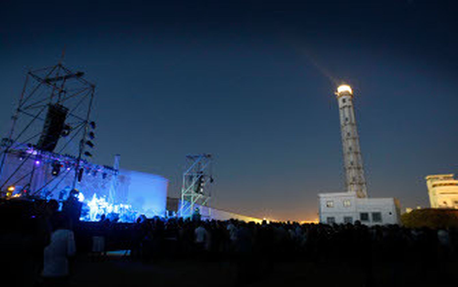 Los ciudadanos toman el castillo San Sebastián
