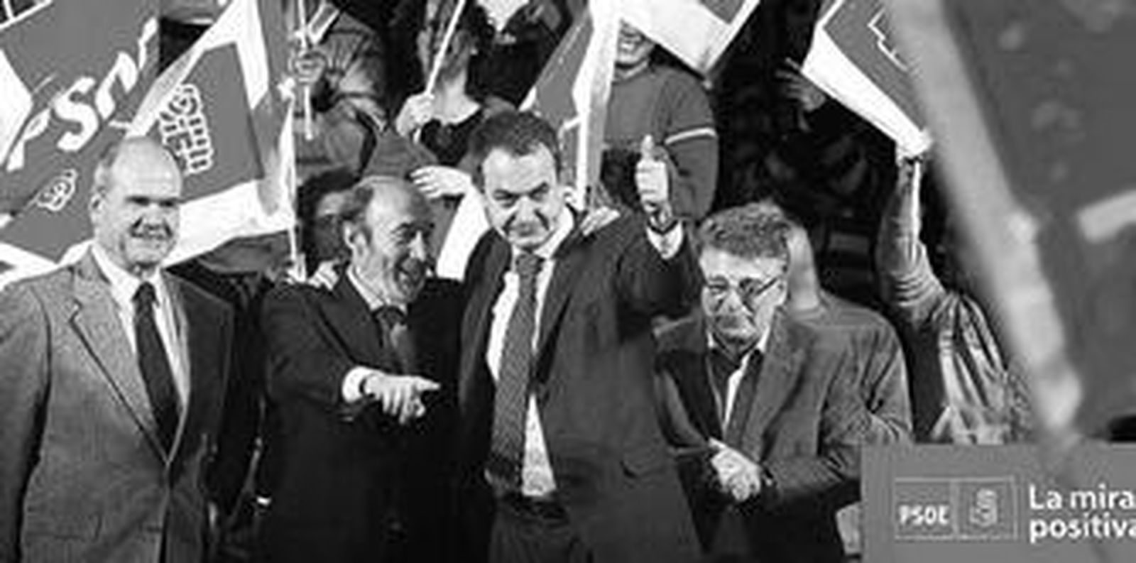 Zapatero, con Rubalcaba, Chaves y González Cabaña, en Cádiz en la campaña en la que el ministro del Interior se presentaba a diputado por la provincia