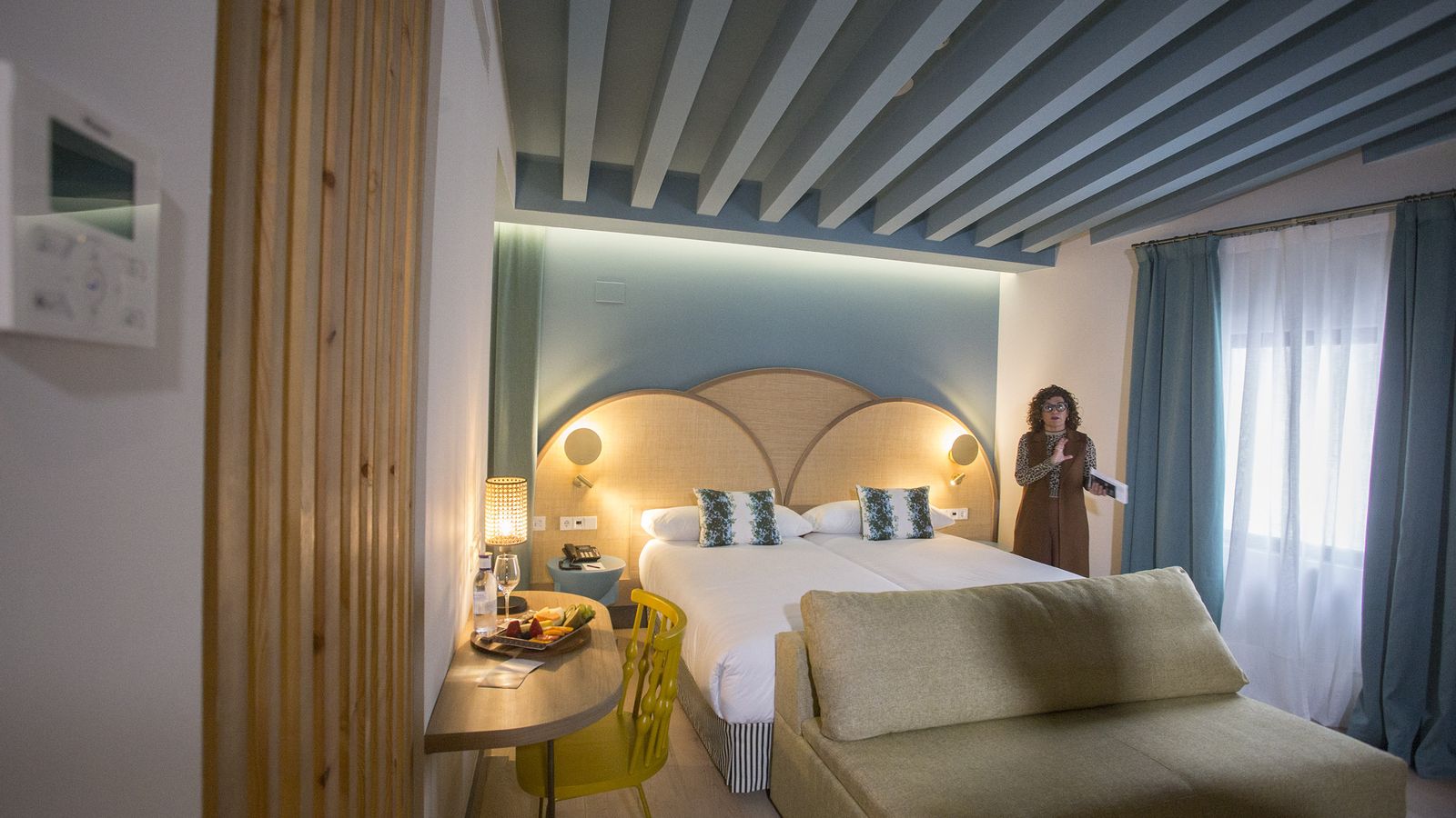 El interior de las habitaciones tiene un diseño actual.