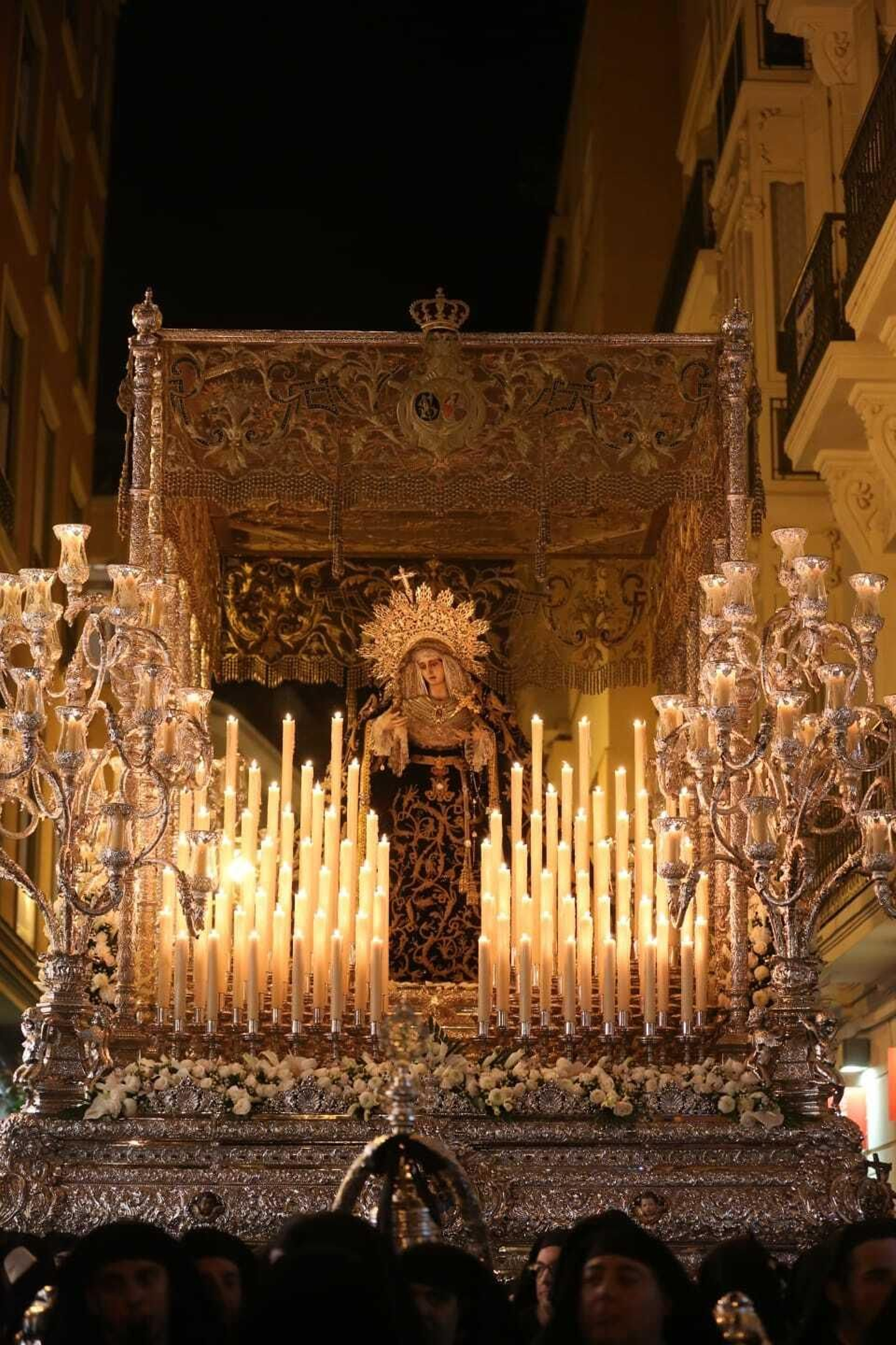 Las fotos del Sepulcro del Viernes Santo en Málaga Las fotos del Sepulcro del Viernes Santo en Málaga