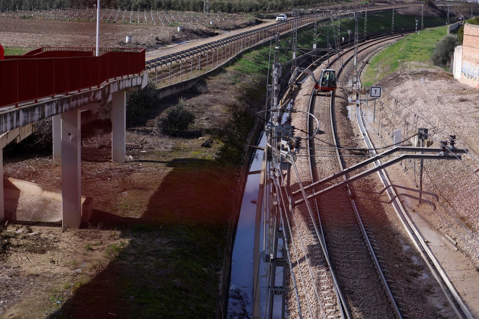 Caída de un muro de contención en Villa del Río