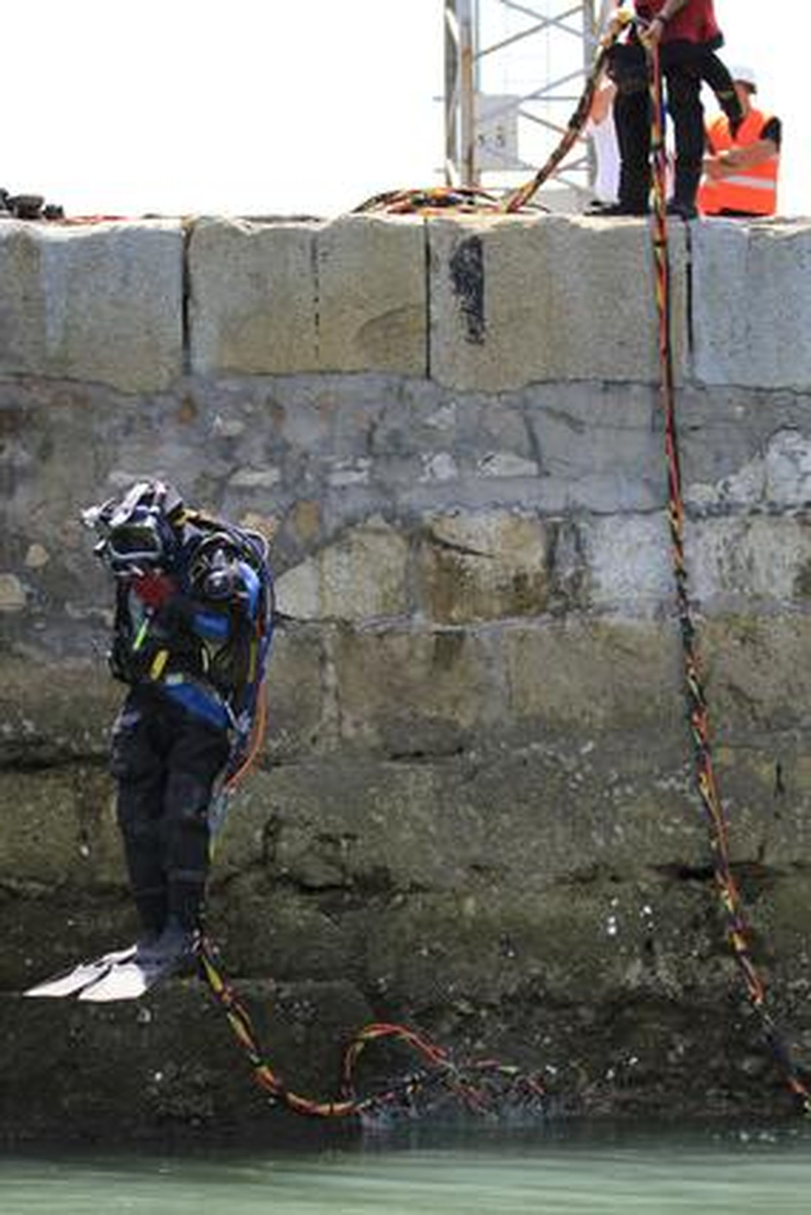 La construcción del aliviadero de pluviales en la plaza de San Juan de Dios culmina su primera fase.

Foto: Almudena Torres