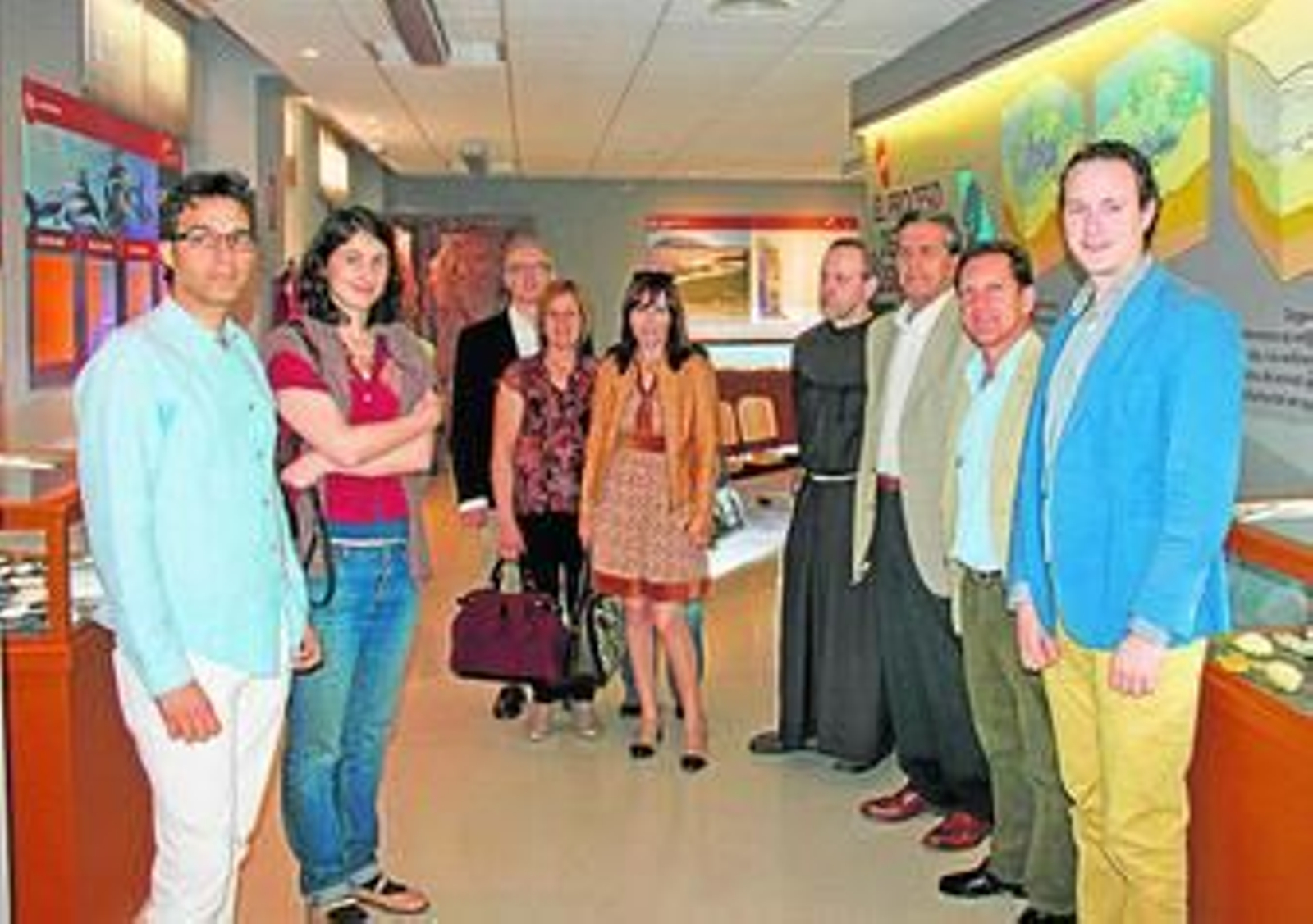 Un momento de la apertura, ayer, de la exposición.