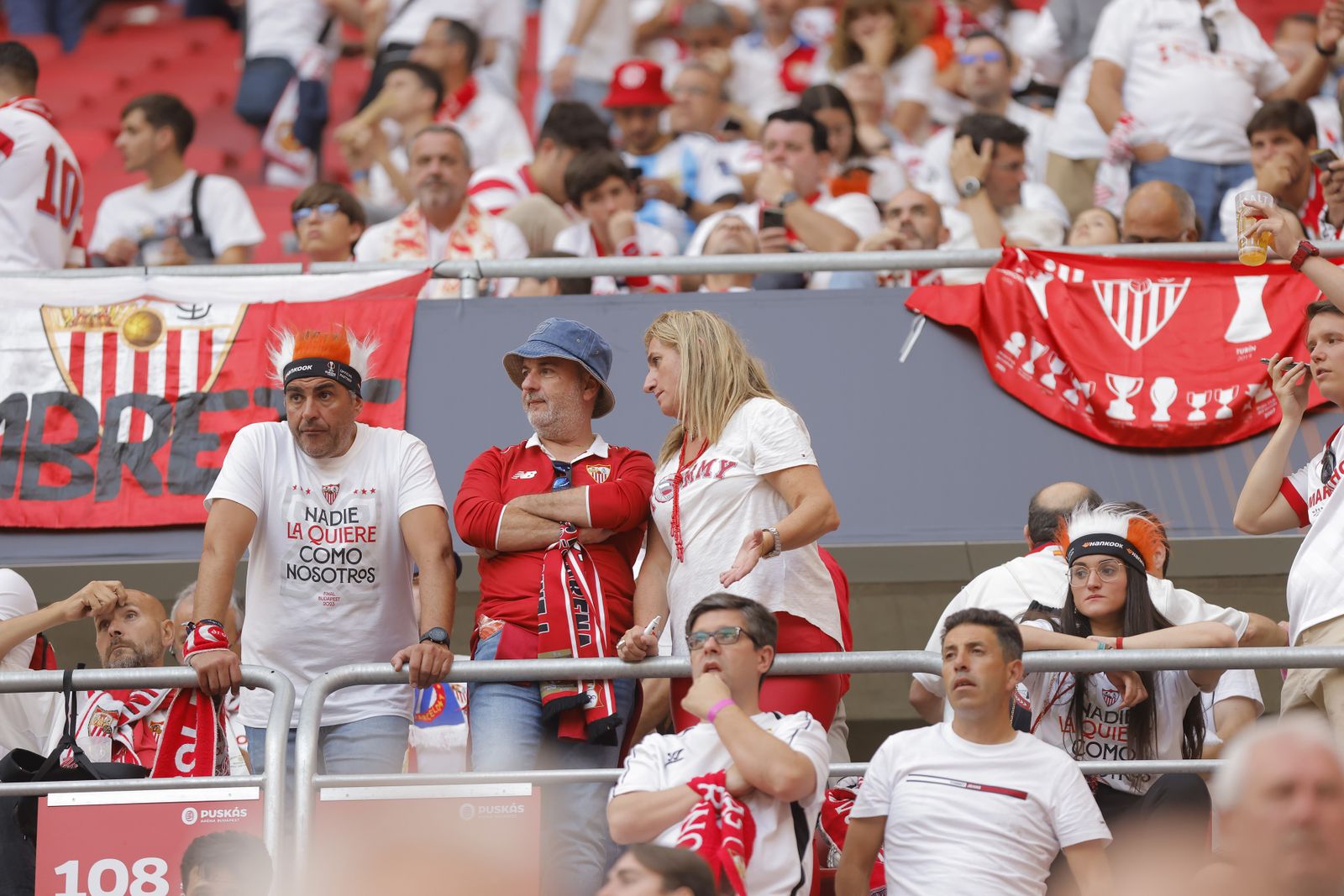 Búscate en las fotos del Sevilla-Roma