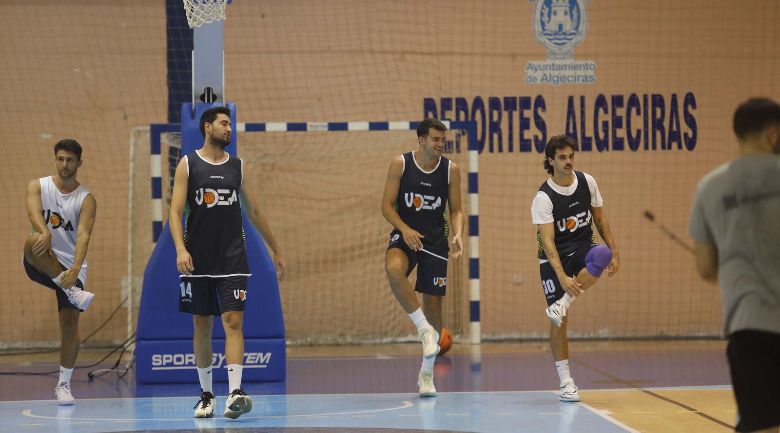 Las fotos del entrenamiento de Udea previo a su debut en Segunda FEB
