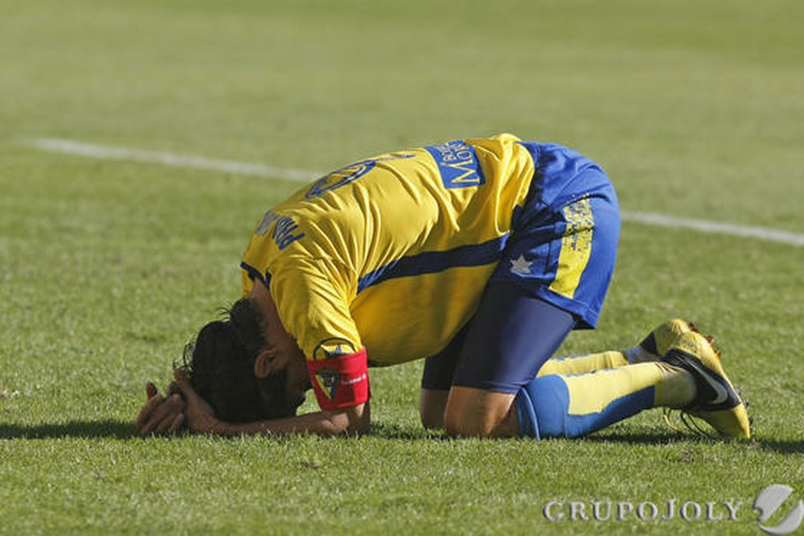 Pablo se lamenta en el césped.

Foto: Julio Gonzalez