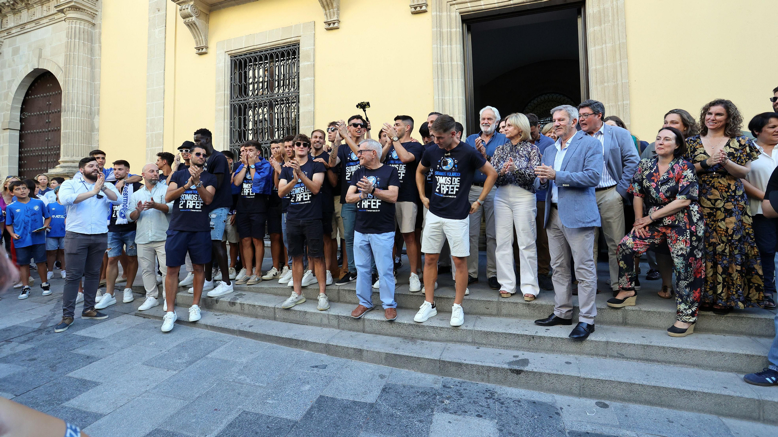La visita del Xerez DFC al Ayuntamiento tras el ascenso