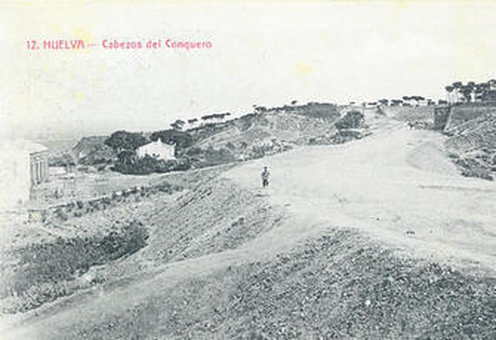 1. Las obras del paseo del Conquero, en una postal de la época que edita Papelería Inglesa. 2. Expediente del proyecto de Camino alto a la Cinta. 3. Vista de los cabezos, en la ladera colindante al tramo en obras de la imagen anterior, en una postal de Amador del Pino. 4. Montaje de una antigua fotografía de una de las casas de recreo en la zona, sobre el mismo lugar en la actualidad 5. Faldas del cabezo con varias cuevas horadadas, en una postal de Roisin.
