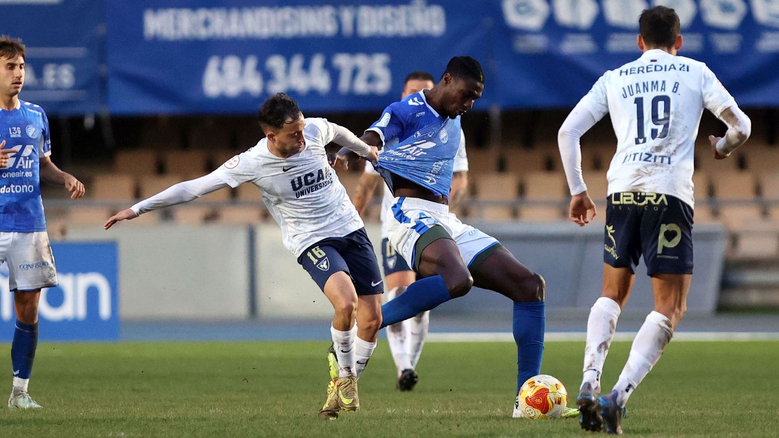 Imágenes del Xerez DFC contra el UCAM Murcia CF en Chapín