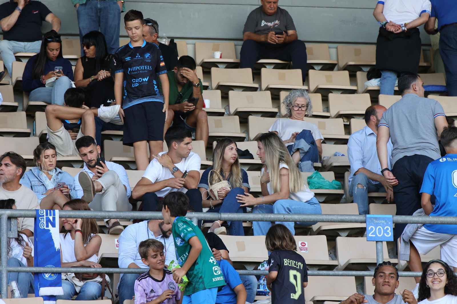 Búscate en el partido entre el Xerez DFC y Ceuta B en Chapín