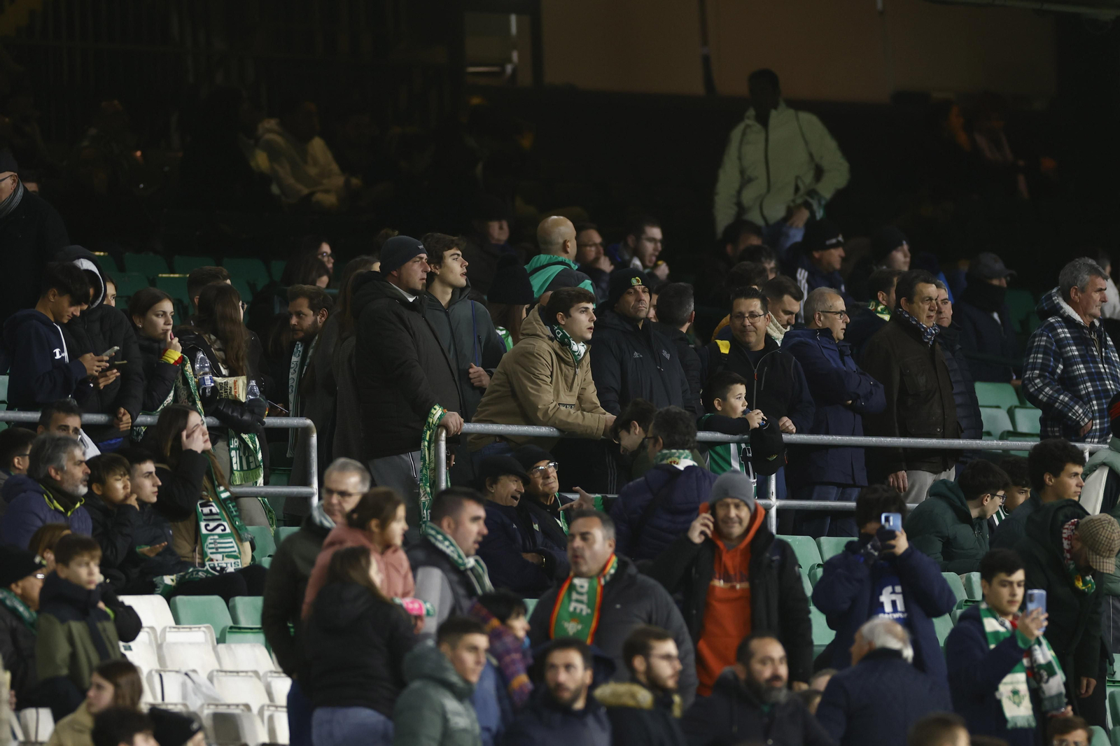 Búscate en las fotos del Betis-Osasuna