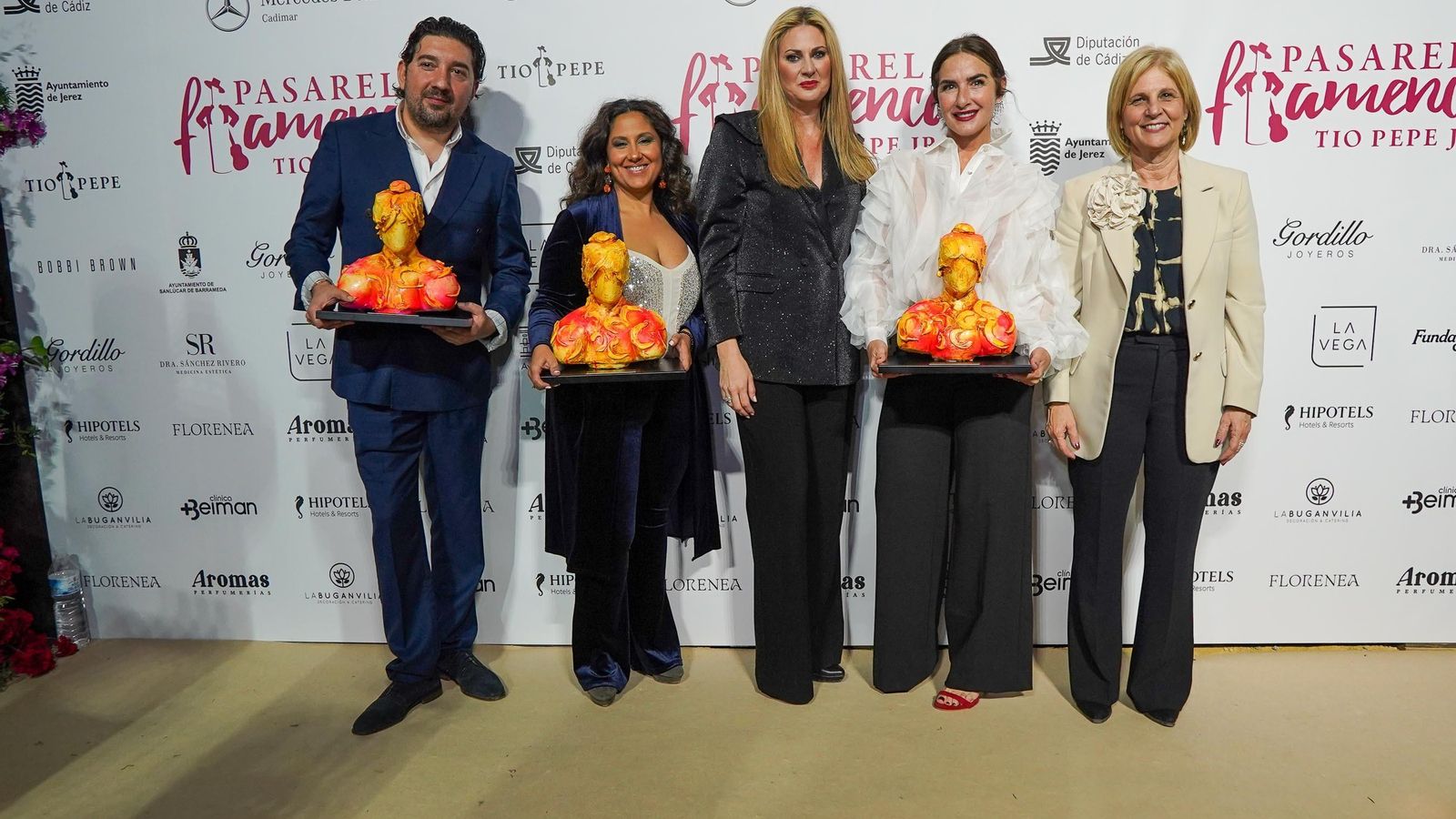 Antonio Rey, Felipa del Moreno y Belén López, Premios Alma Flamenca, con Ana Belén Morillo y María José García-Pelayo.