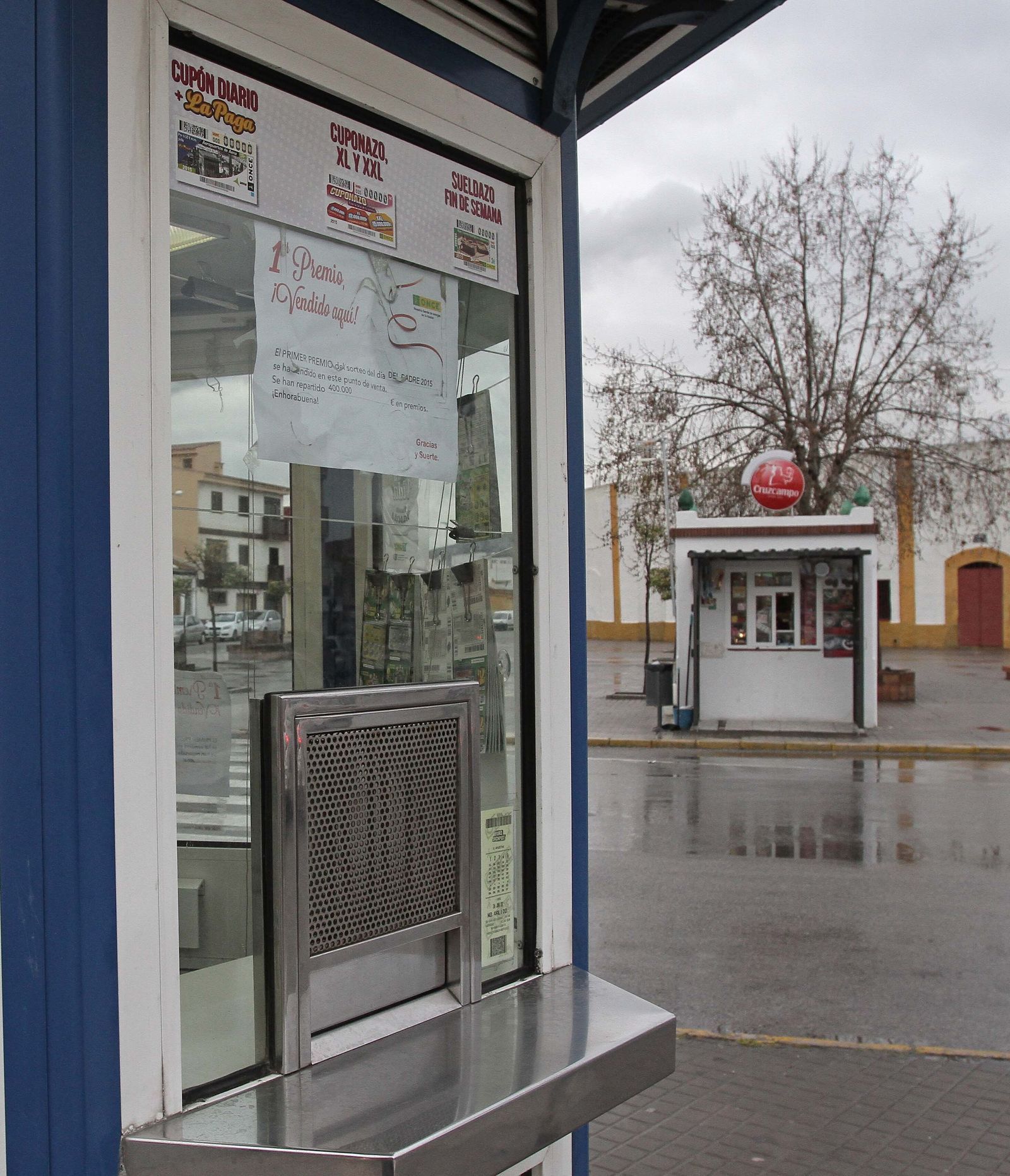 Un kiosko de la ONCE en La Línea.