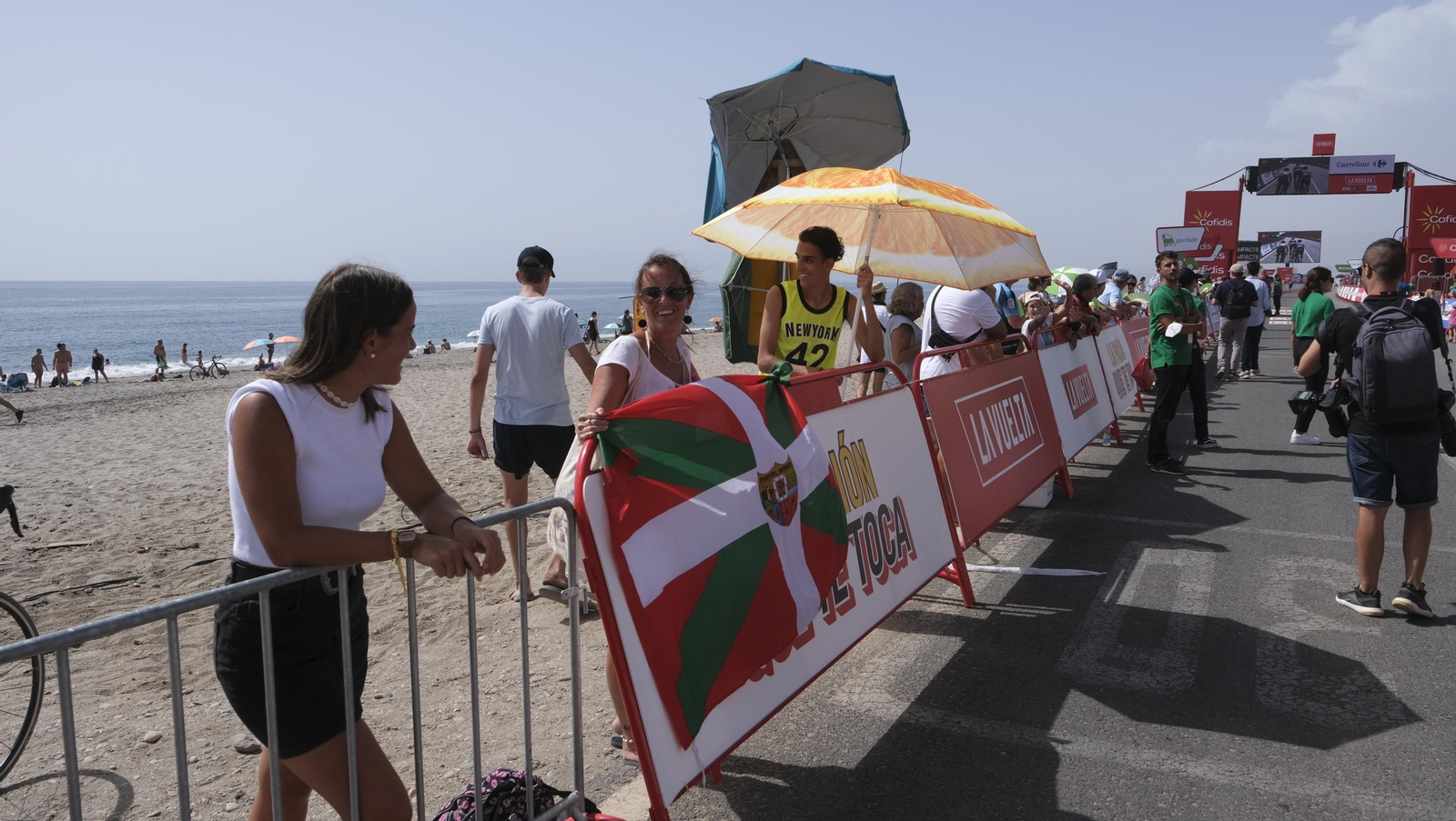 Imágenes de la etapa de la Vuelta a España con llegada en Cabo de Gata, Almería