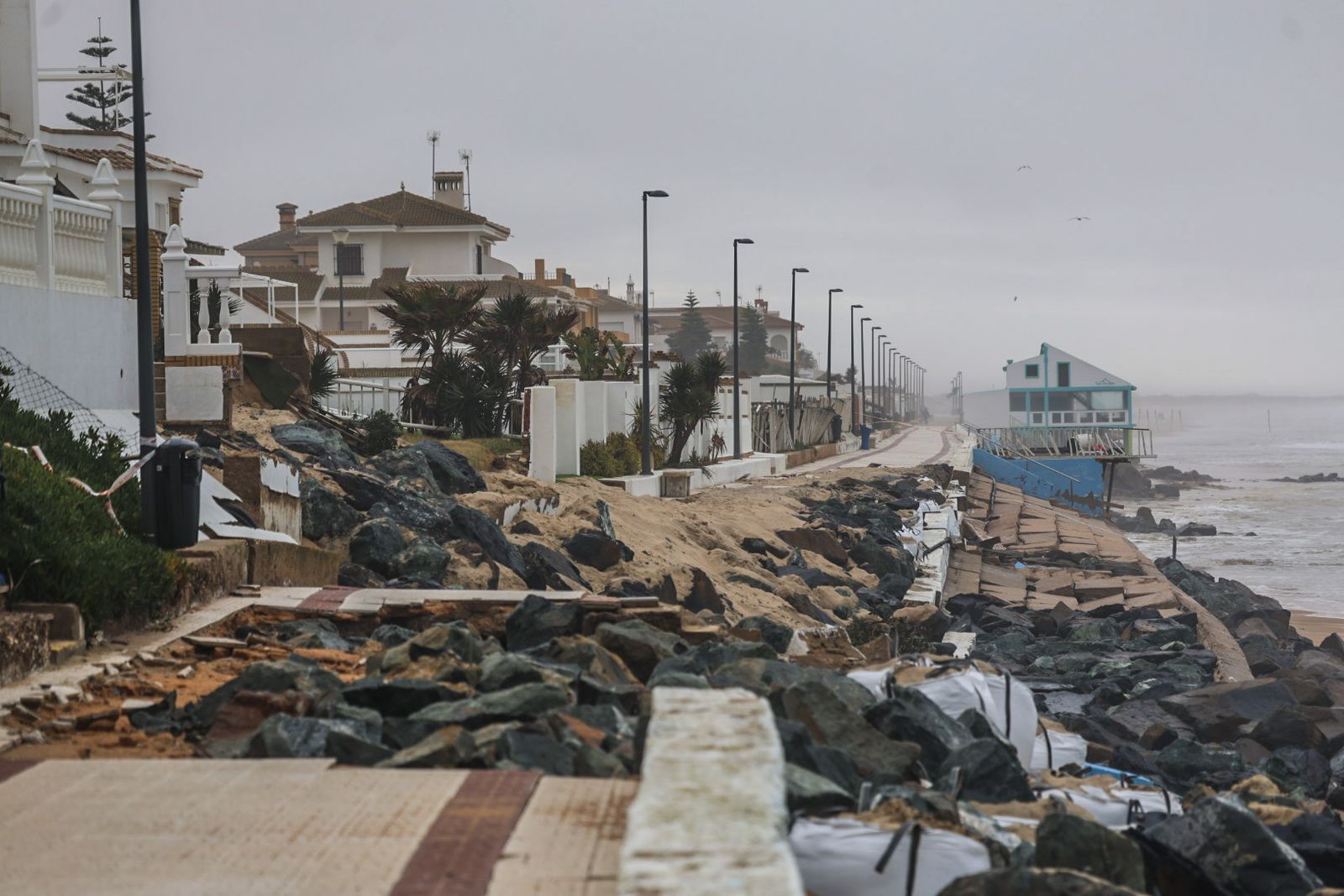 Fotografías de las zonas más perjudicadas de Matalascañas tras los últimos temporales