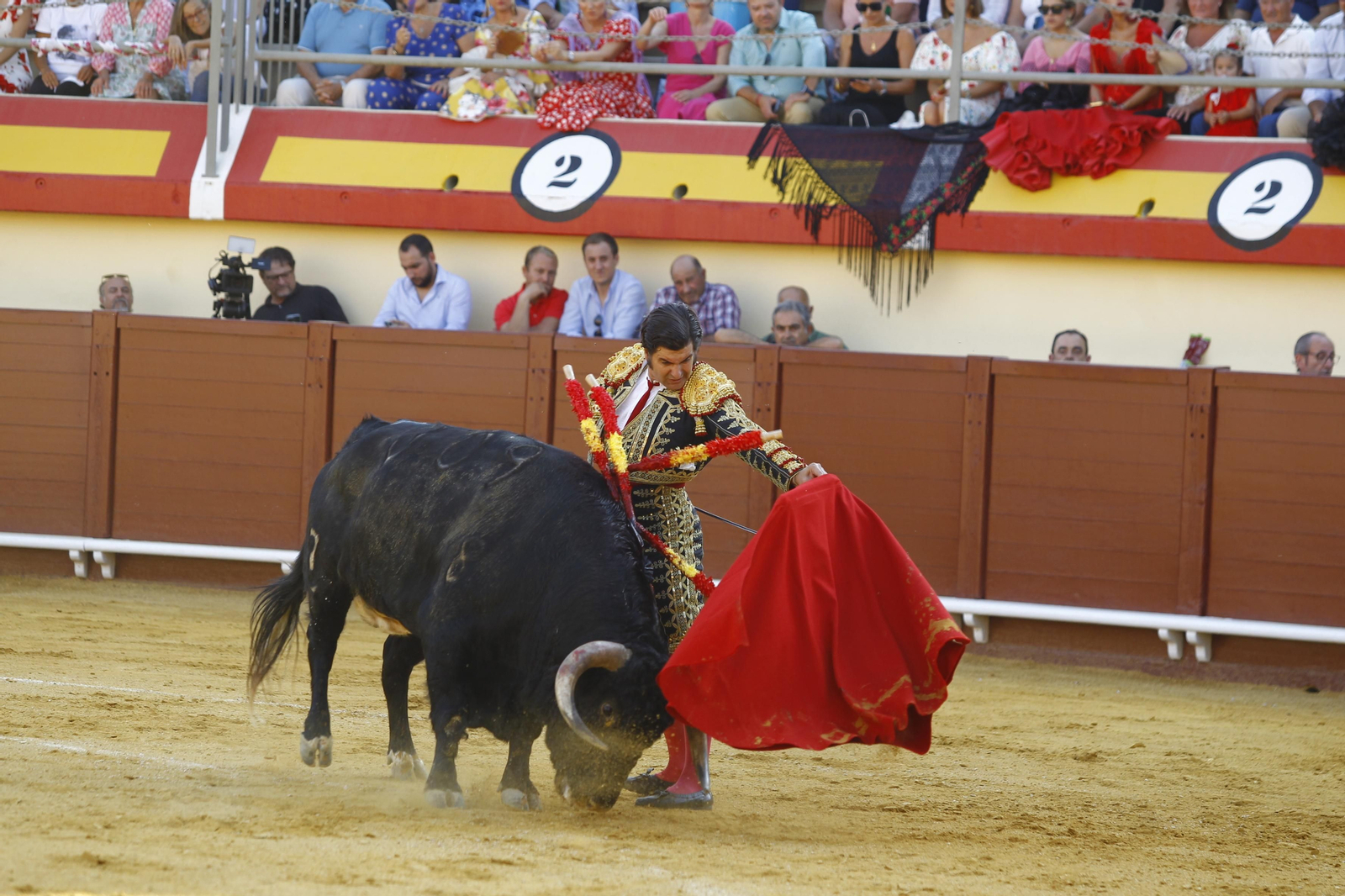 Imágenes de la corrida de toros de la Feria de Vera, con Morante de la Puebla, Emilio de Justo y Pablo Aguado