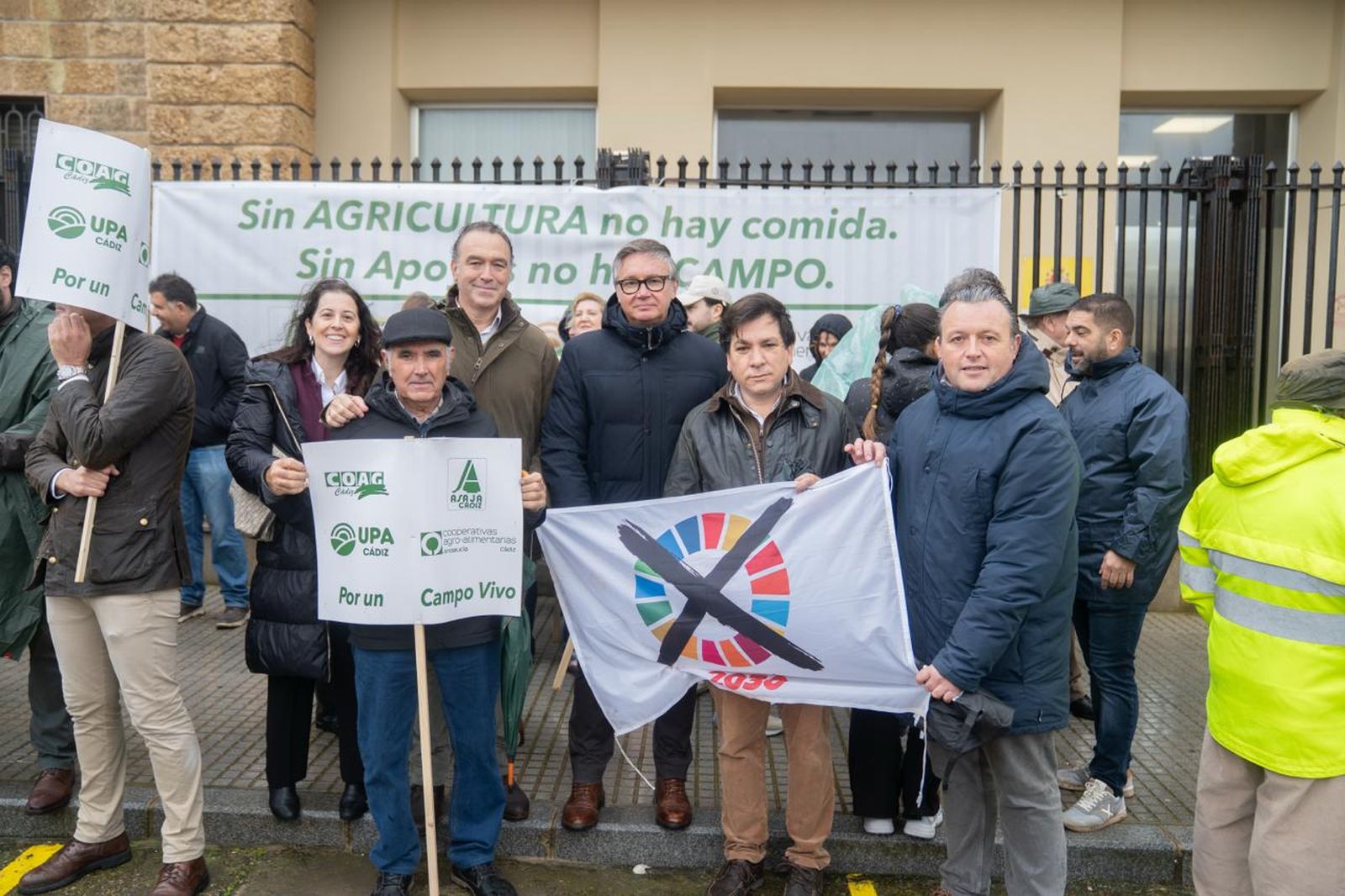 Un momento de la concentración de Vox en Cádiz este jueves.