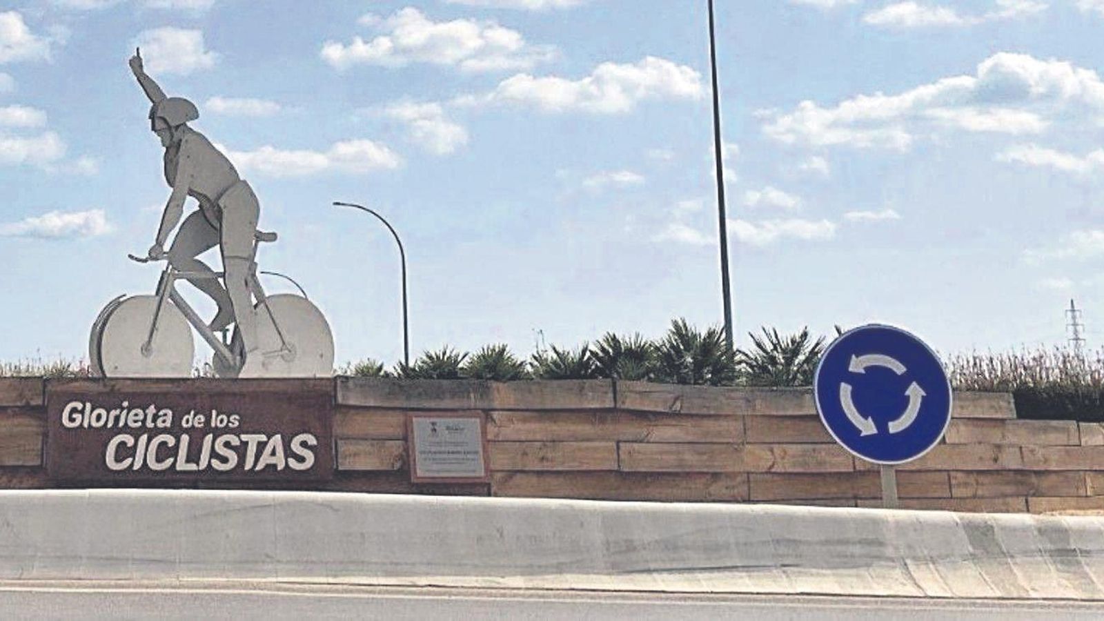 El campeón olímpico José Manuel Moreno Periñán tambien tiene su rotonda.