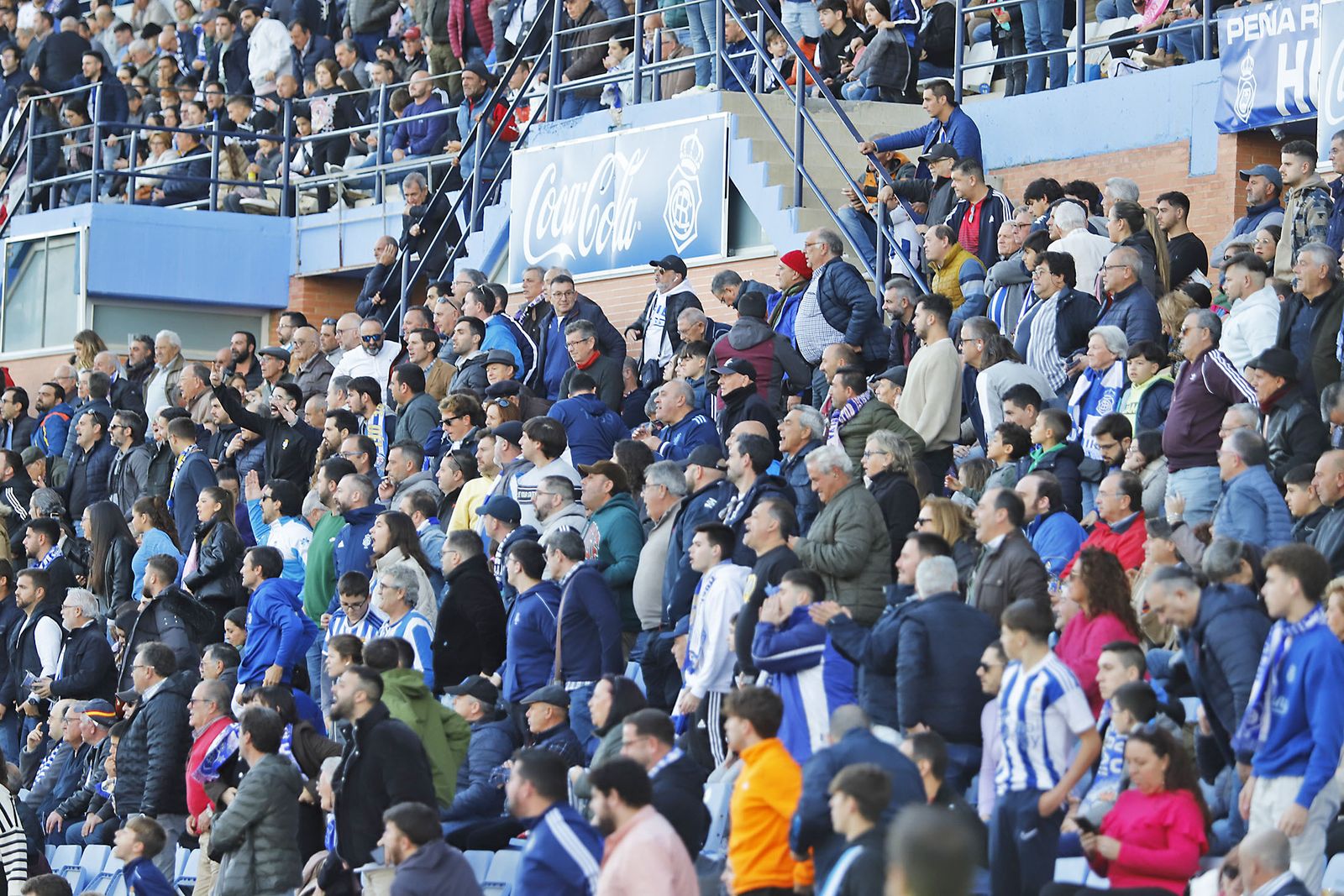 Imágenes del ambiente en el encuentro entre el Recreativo de Huelva y el Real Murcia