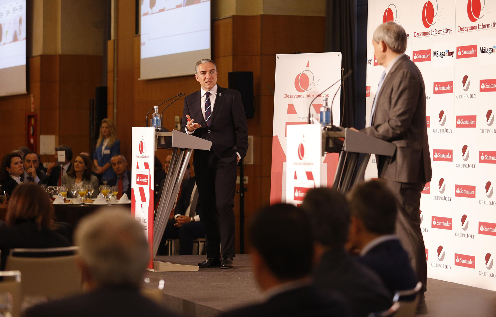 Las imágenes del foro joly con Elías Bendodo