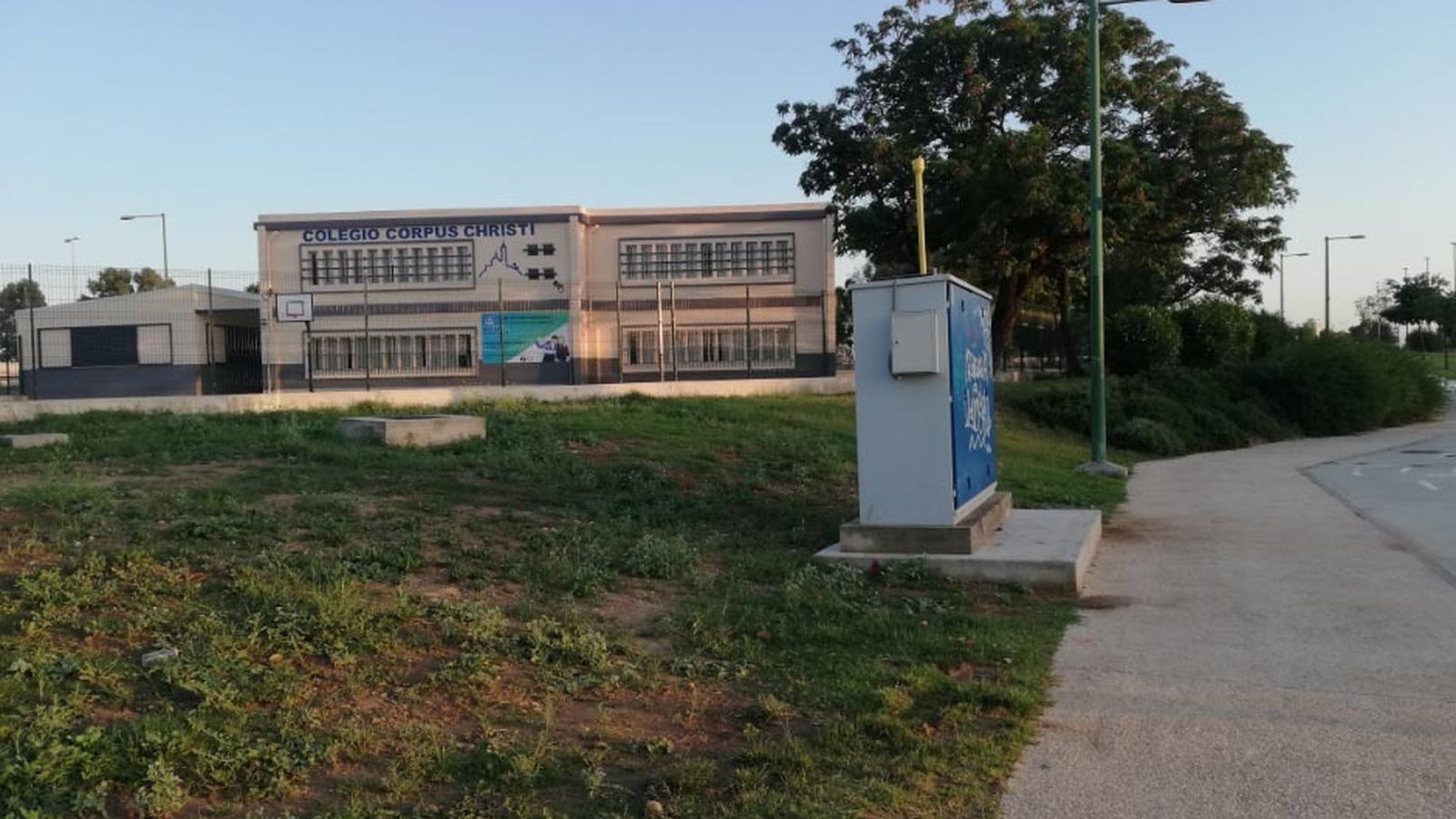 Zona del parque entre el Colegio Corpus Christi y la calle Perú  donde también hay deterioro.