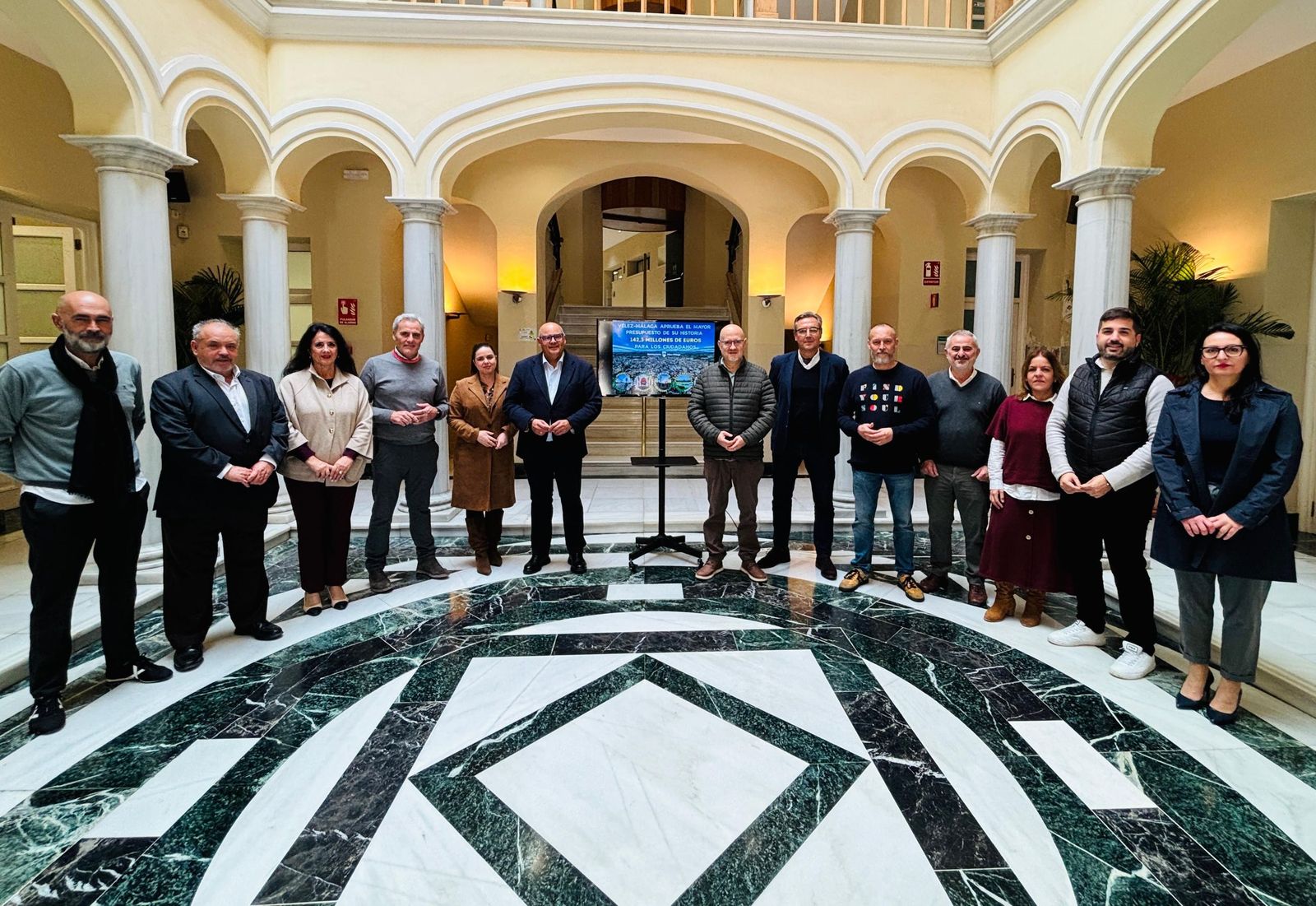 Integrantes del Gobierno Municipal de Vélez-Málaga en la presentación